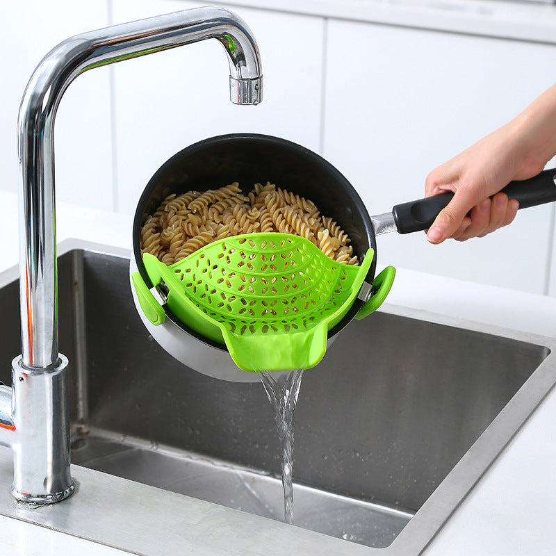 Silicone Pot Side Drain Stopper & Strainer – Spill-Proof, Heat-Resistant Kitchen Tool