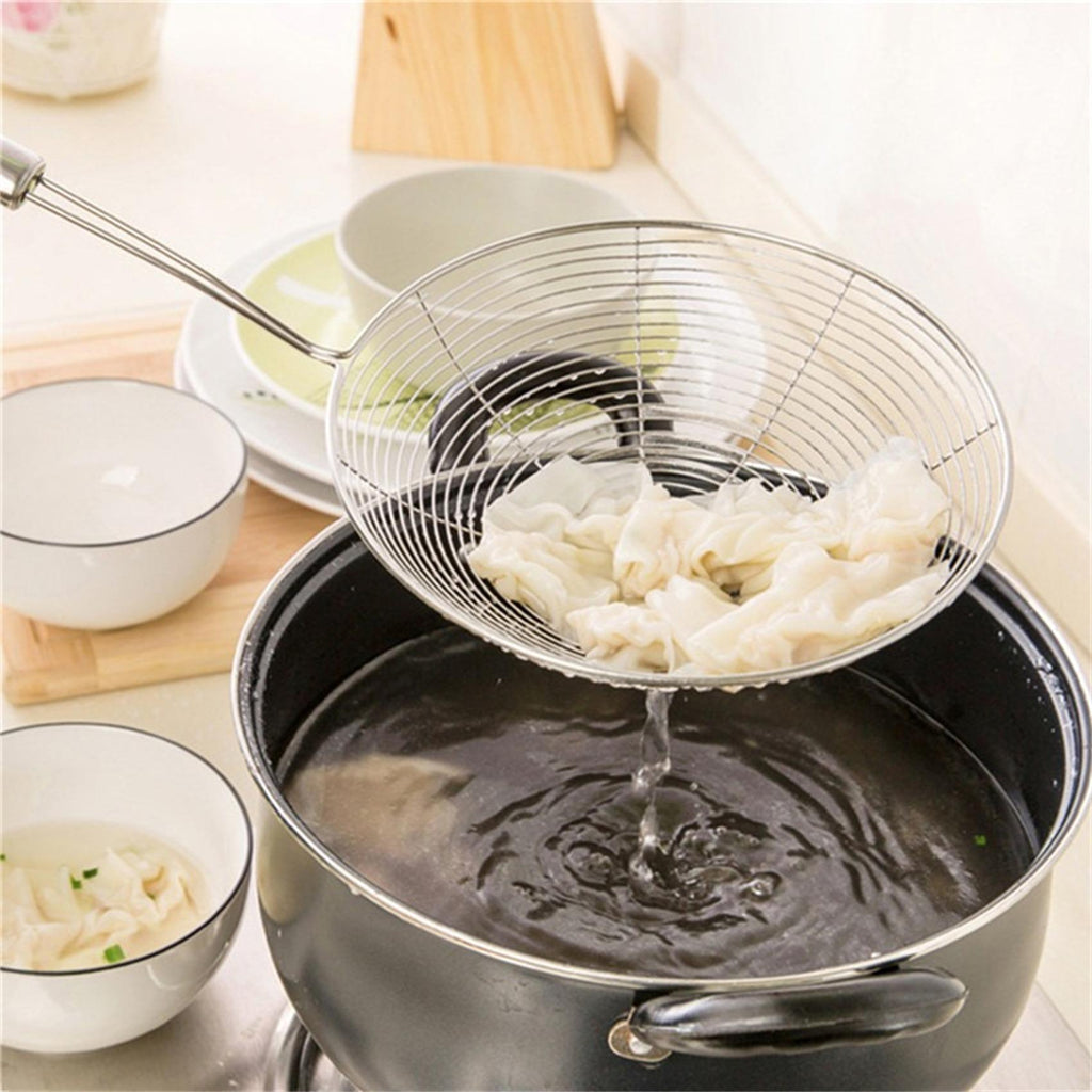 1pc Premium Metal Wire Strainer Ladle - Ergonomic Handle, Fine Mesh Skimmer Spoon for Frying, Boiling & Draining - Essential Kitchen Tool for Delicious Fried Food, Sturdy & Versatile Gadget