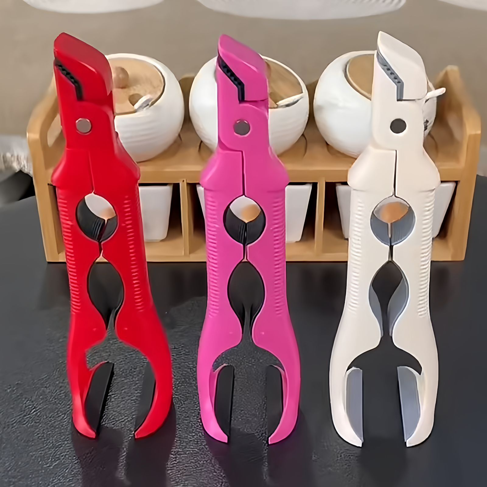 3-in-1 Anti-Scald Bowl Clip – Plate Gripper, Jar Opener & Heat-Resistant Kitchen Tool