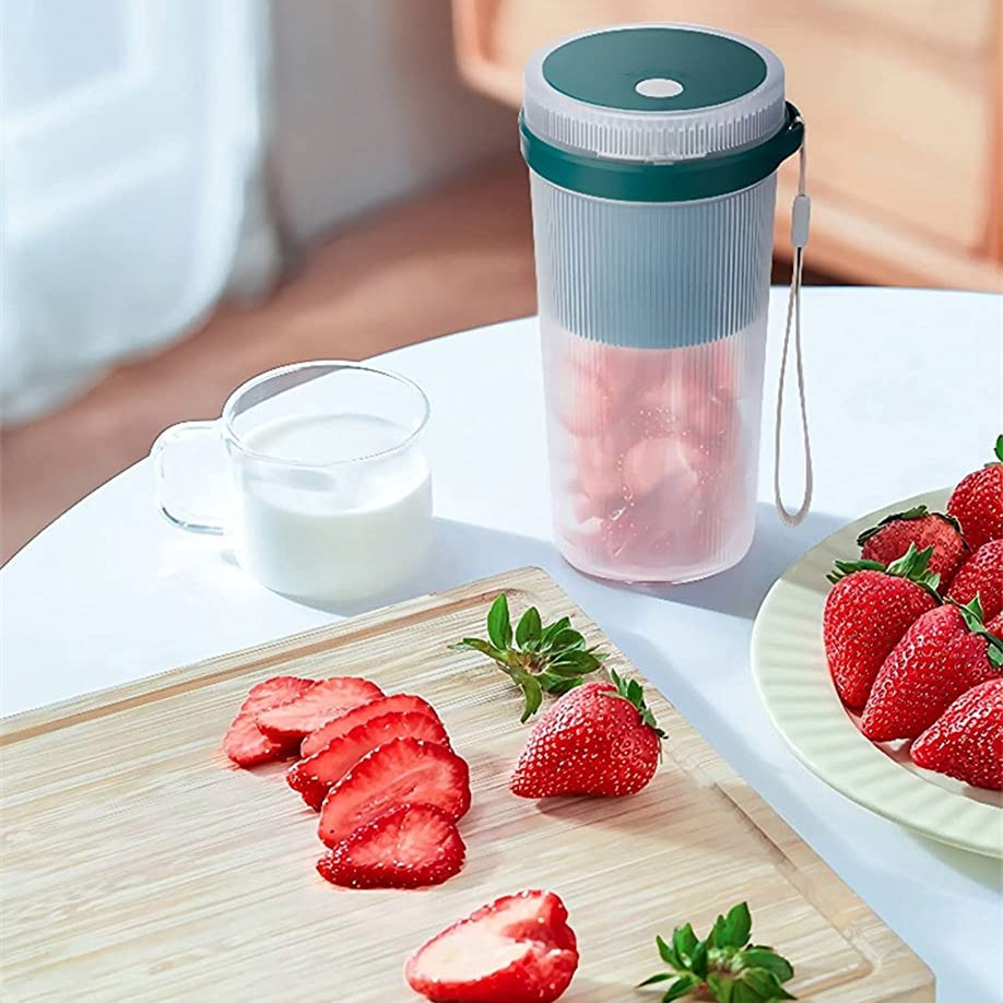 🍓 Portable USB Blender – Smoothie, Juicer & Sports Bottle in One