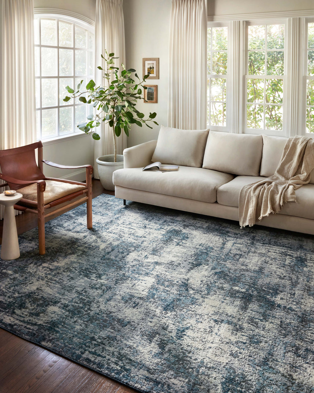 Loloi Austen Accent Rug (AUS-01)