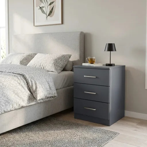 Dakota 3 Drawer Bedside Table – Modern Oak Effect