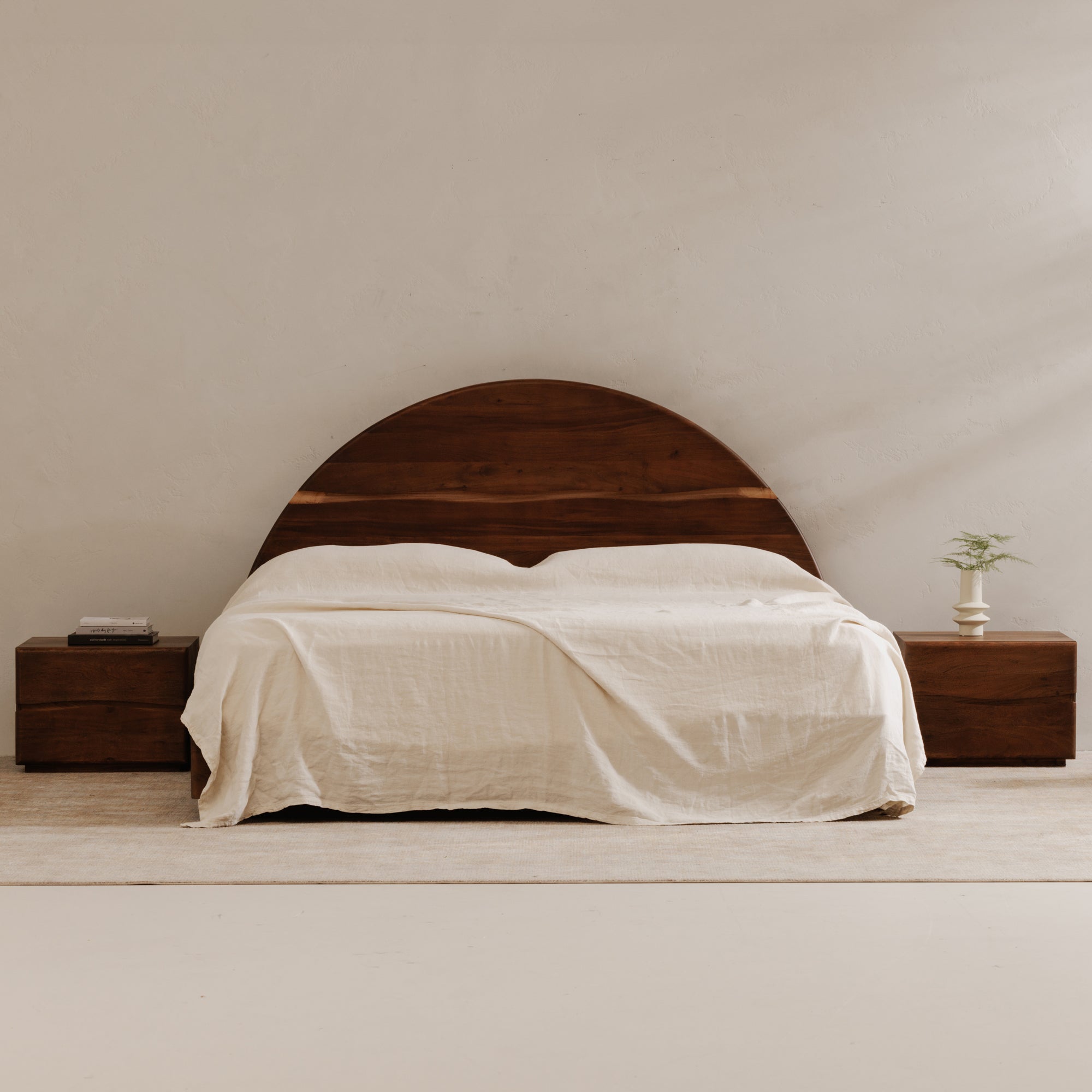 Moe's Home Watson Bed