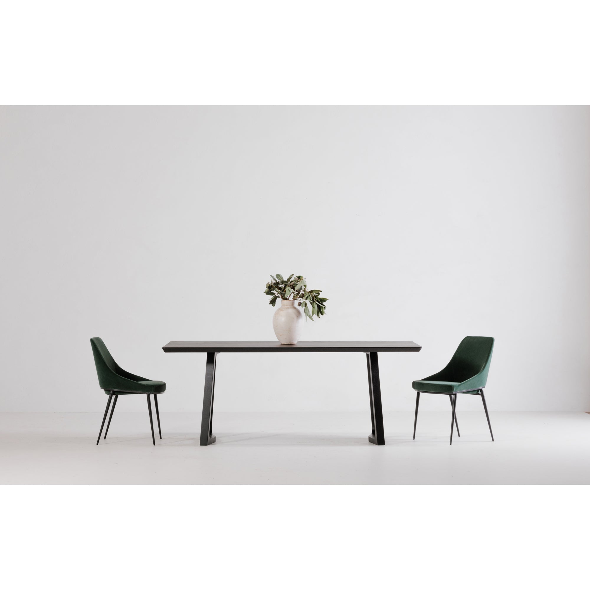Moe's Home Silas Dining Table