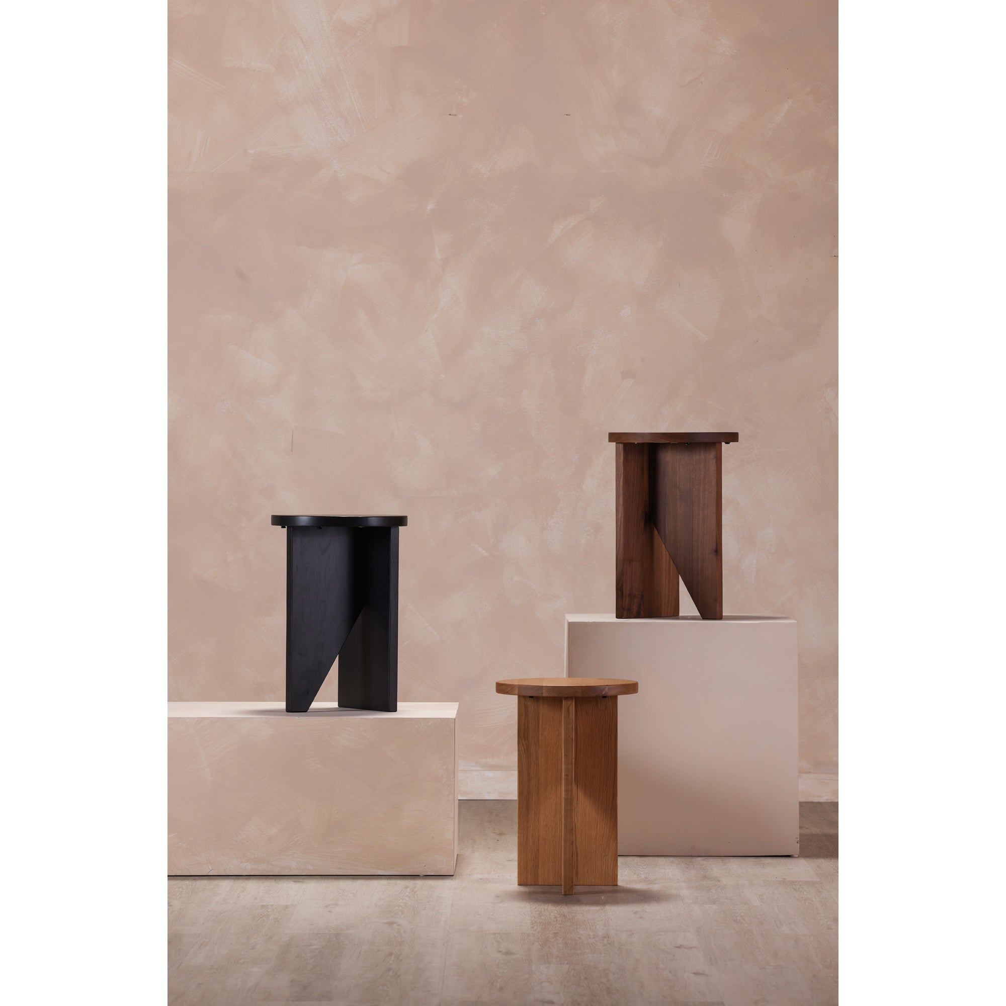 Moe's Home Grace Accent Table