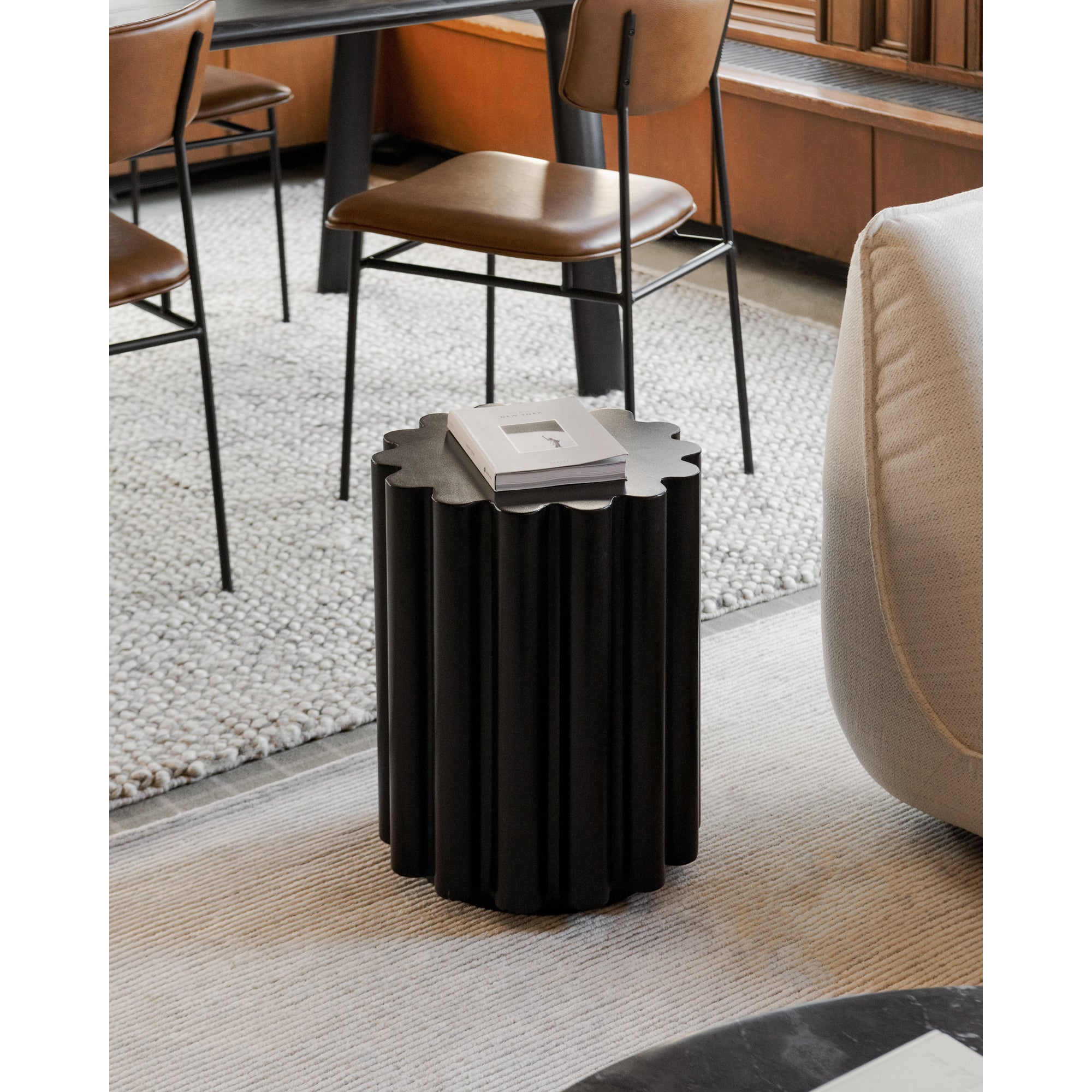 Moe's Home Taffy Accent Table