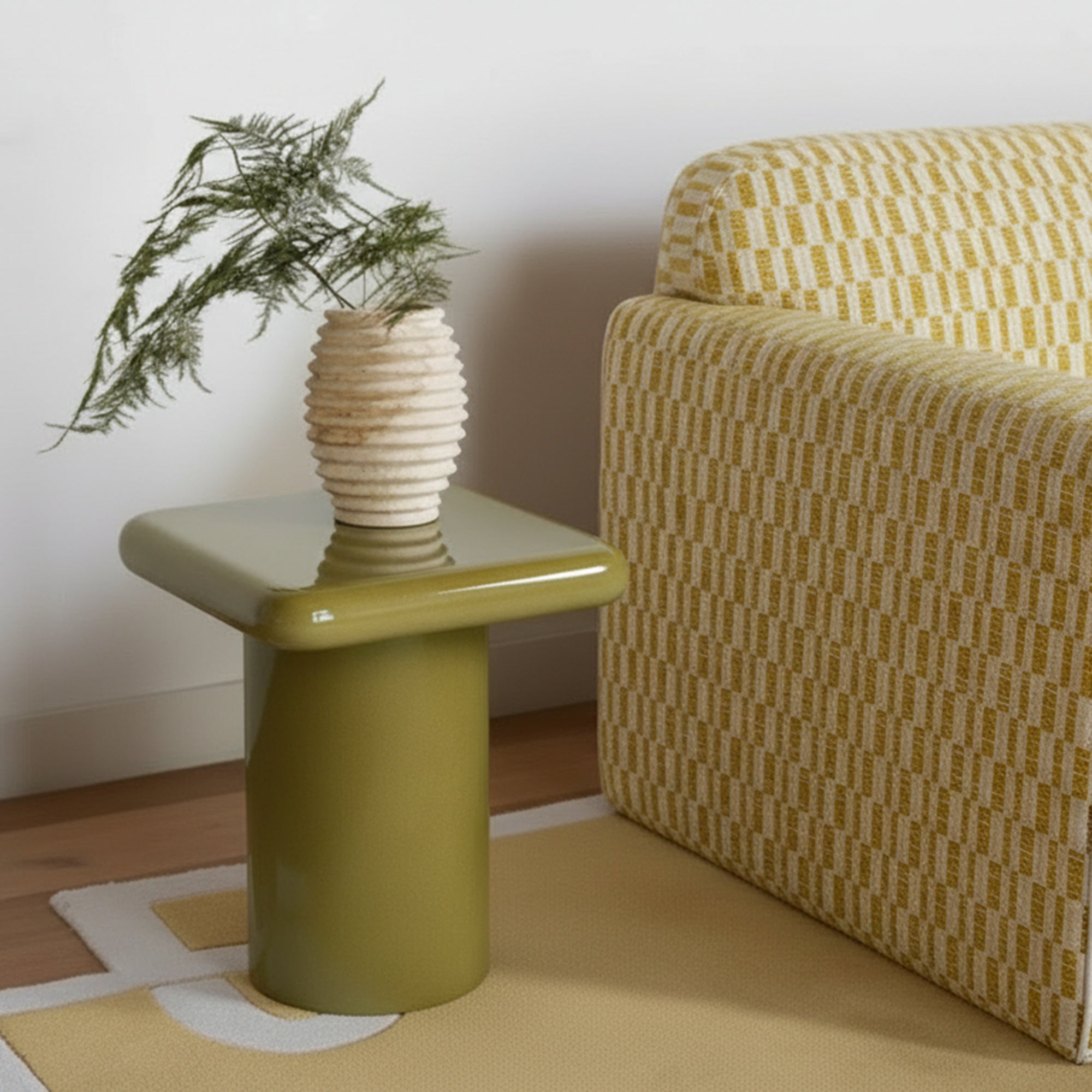 Moe's Home Daisy Side Table Green