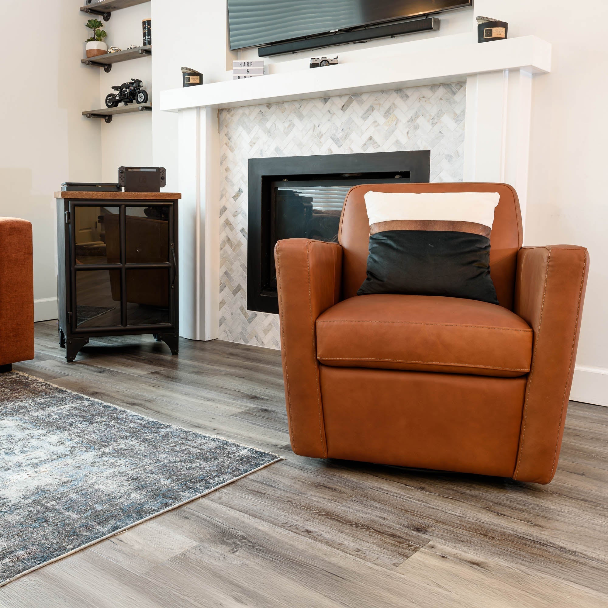 LH Home Cooper Swivel Club Chair