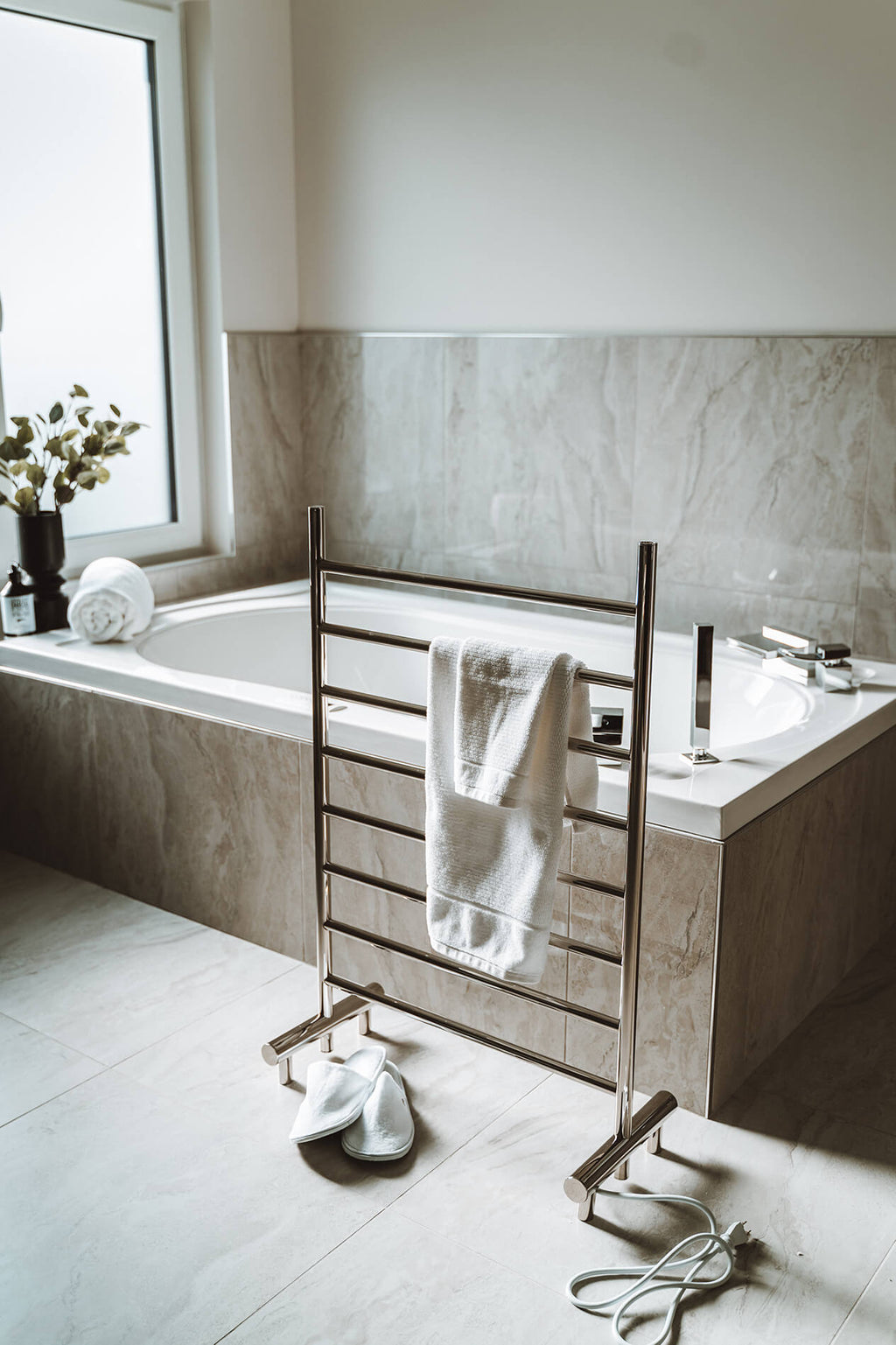 ICO Bath 25" x 38" Kontour Camber Towel Warmer
