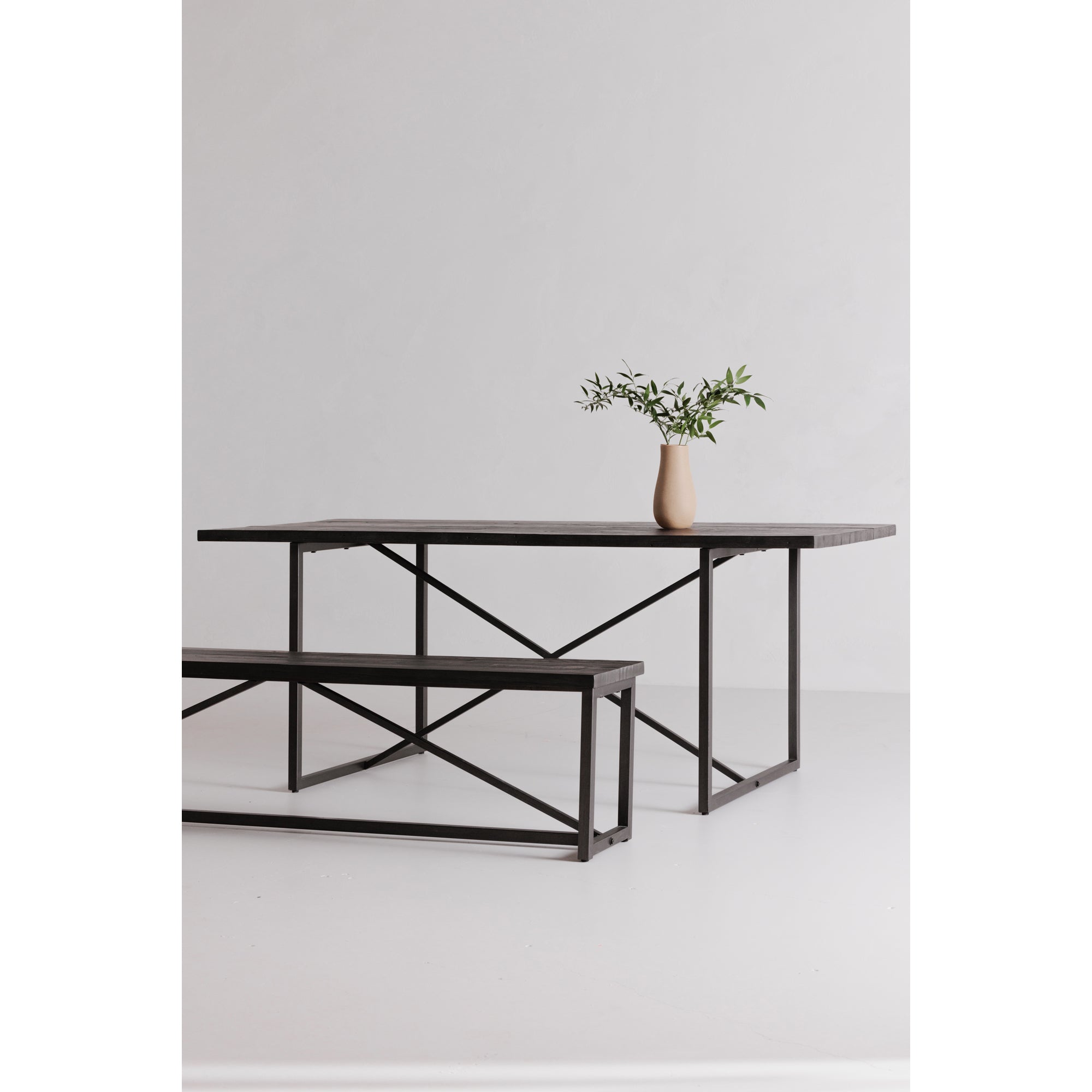 Moe's Home Sierra Bench Black