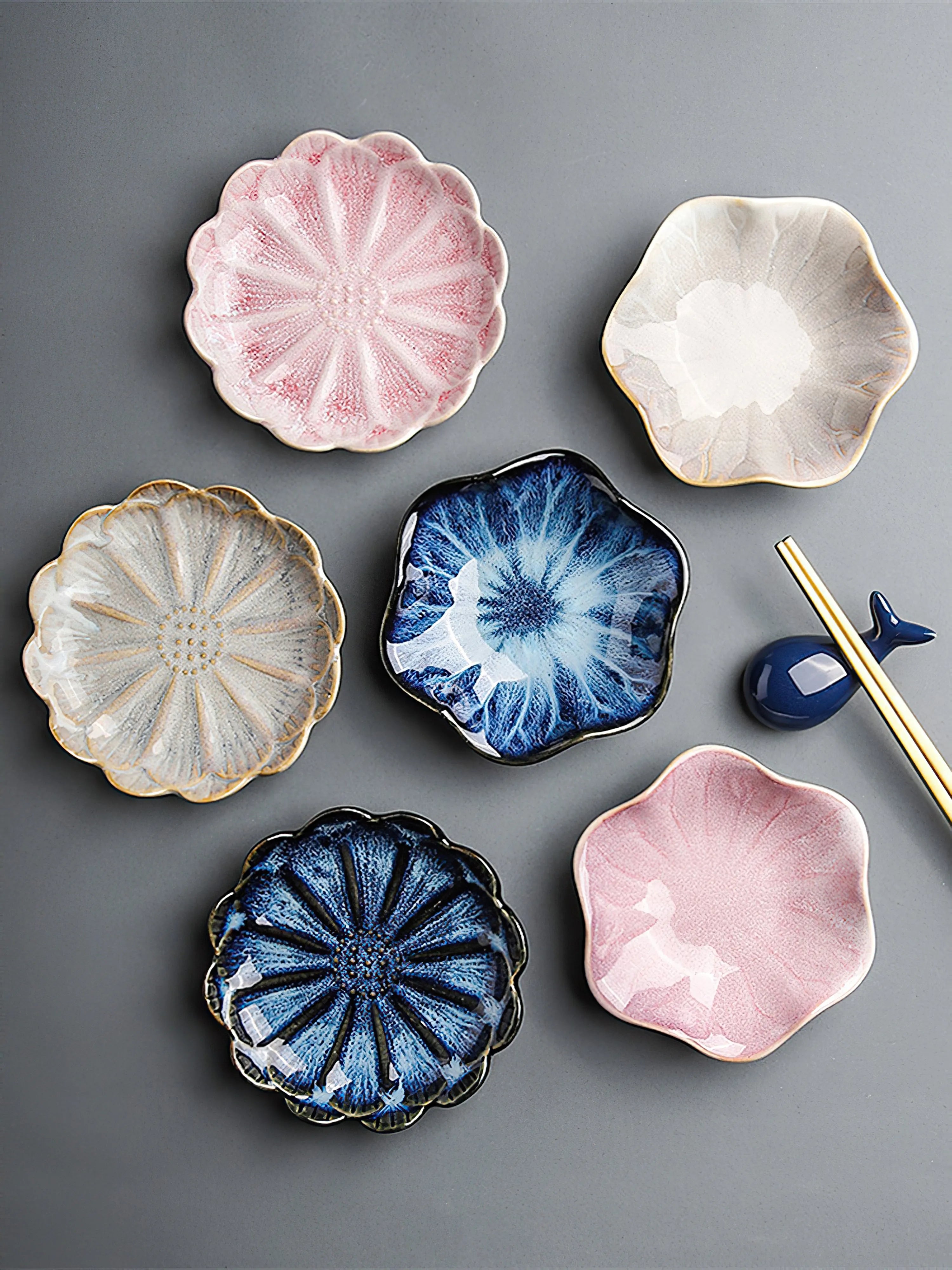 Ceramic Flower Sauce Dish – Mini Porcelain Dipping Bowl for Soy Sauce, Nuts & Charcuterie
