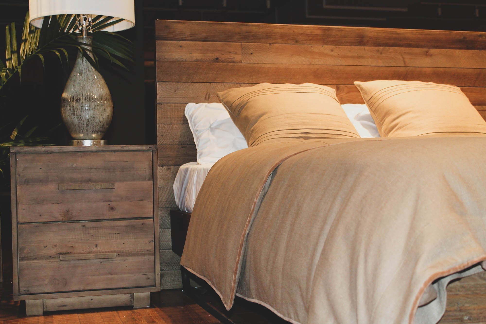 LH Home Nevada Queen Bed