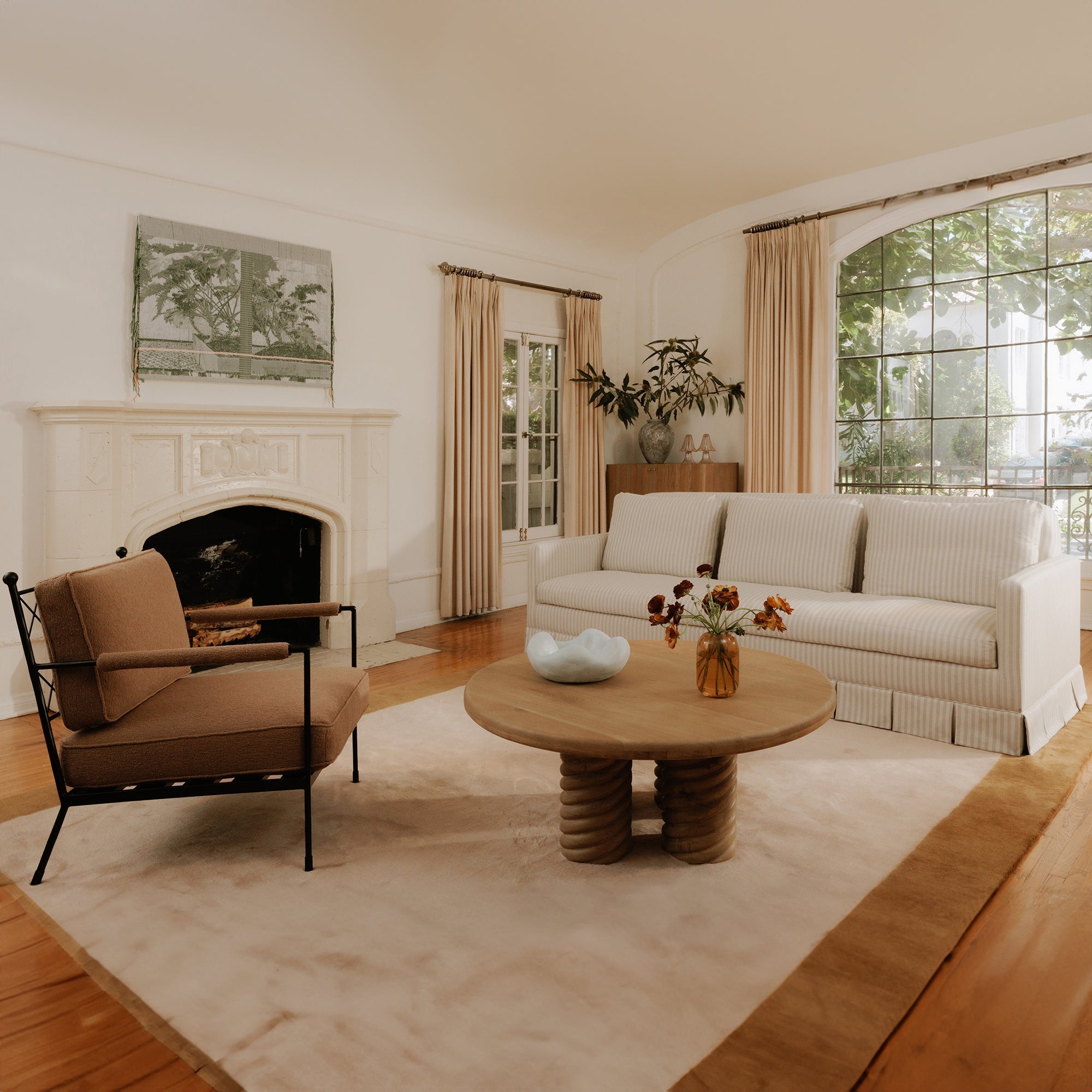 Moe's Home Pellicano Sofa