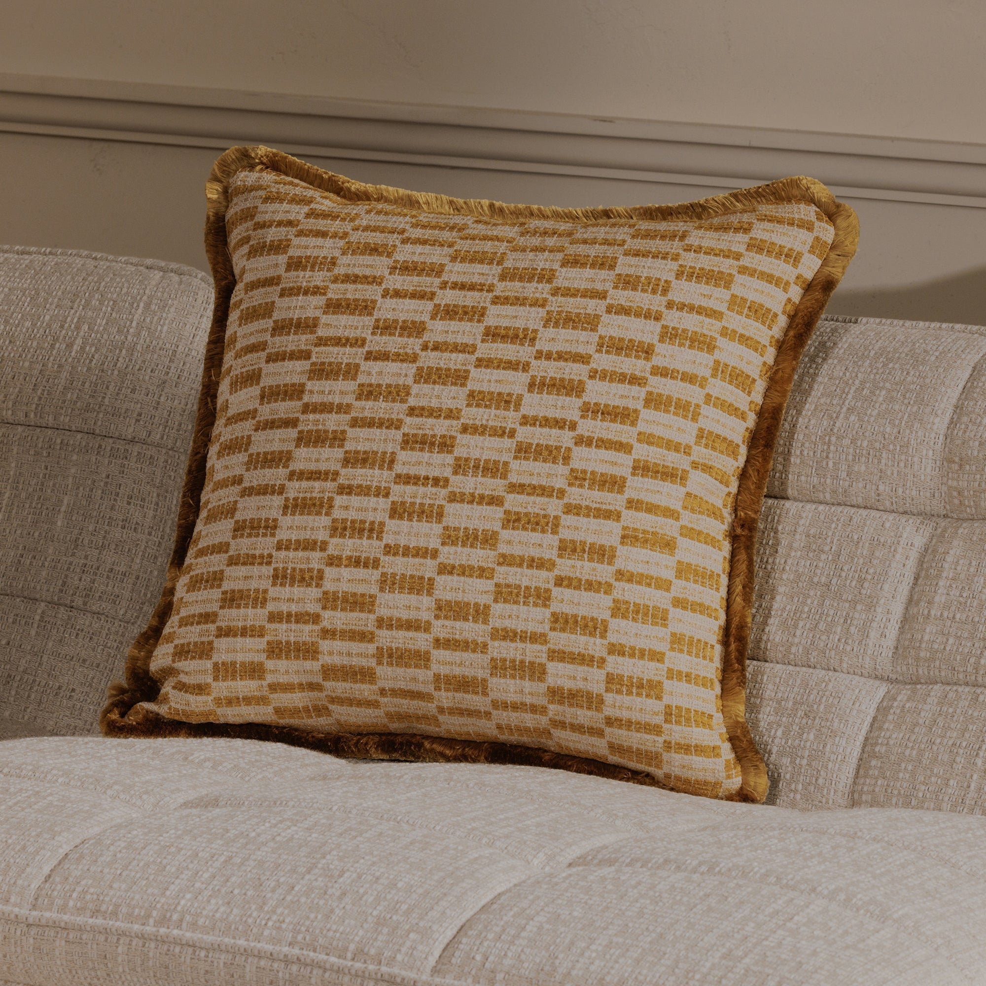 Moe's Home Leone Pillow