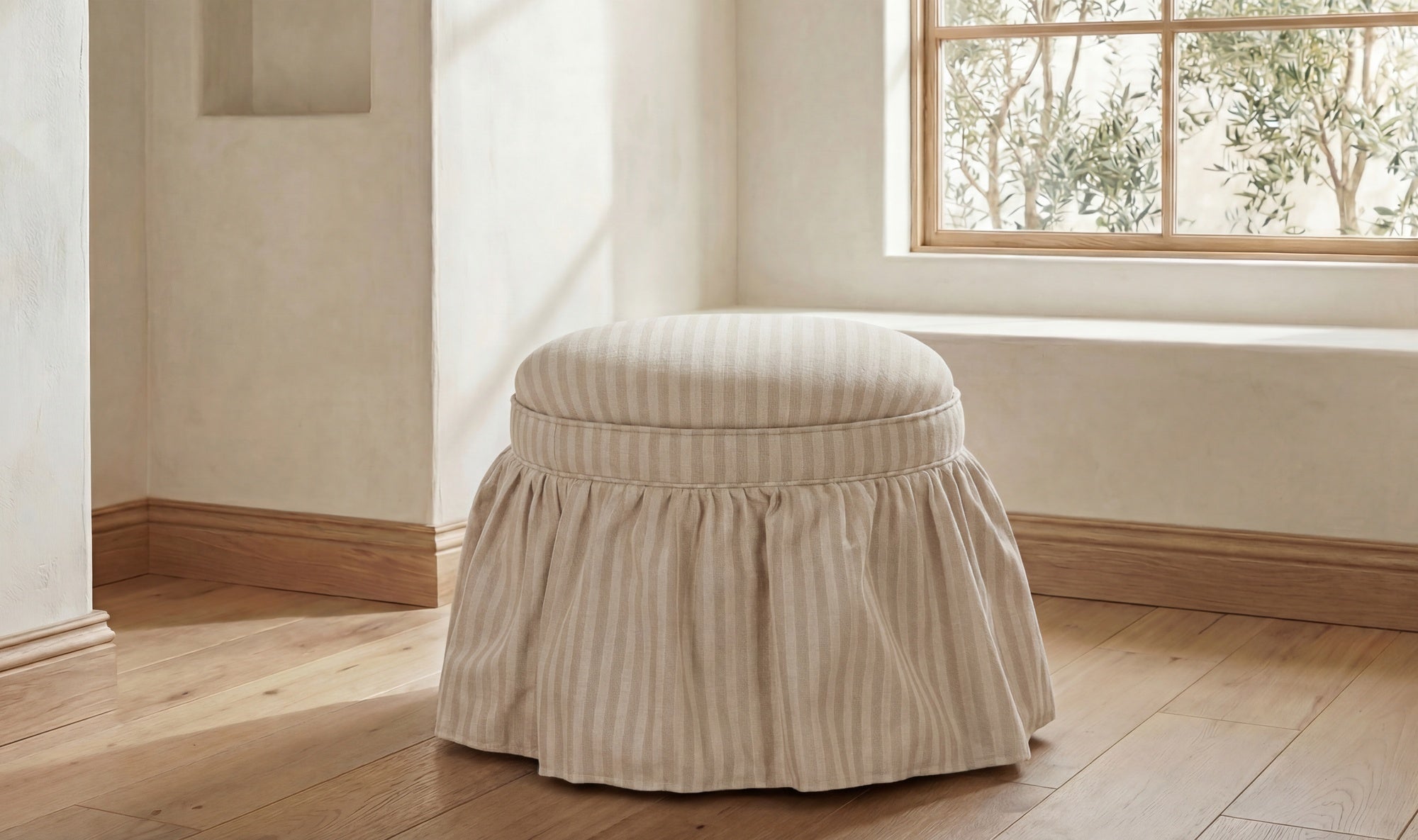 Moe's Home Heidi Ottoman