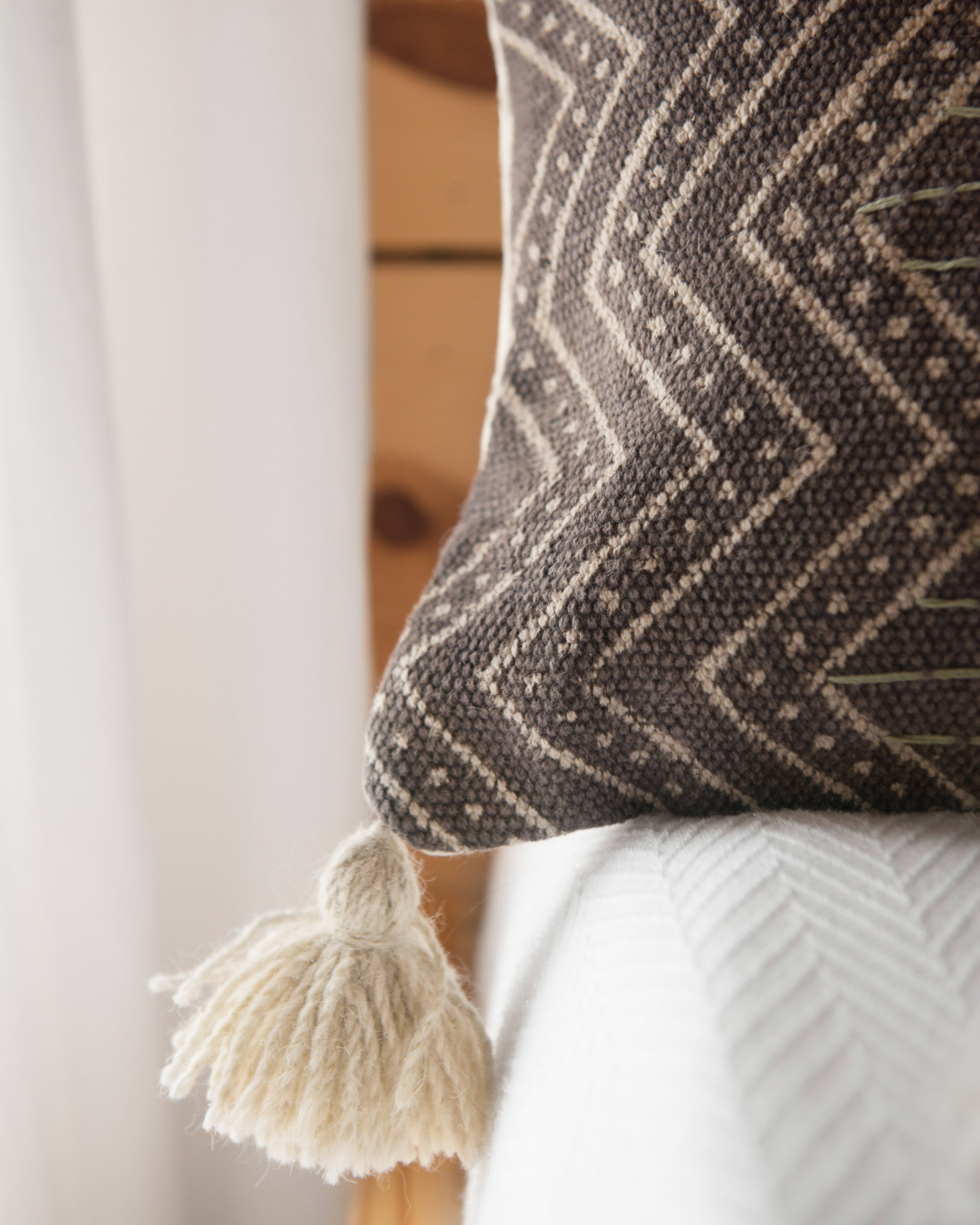 Loloi P0607 Grey / Multi 13" x 35" Pillow
