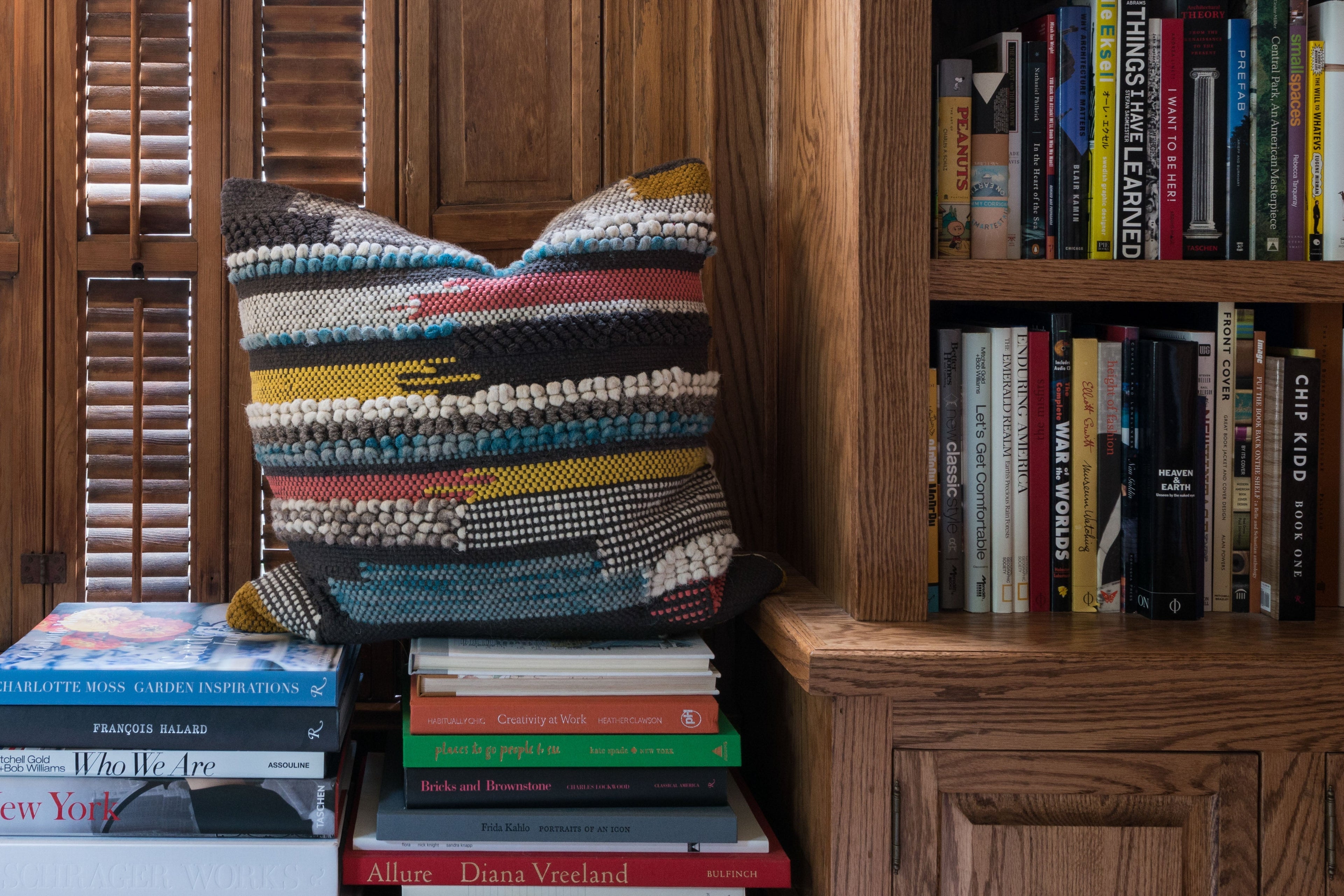 Loloi P0094 Multi 22" x 22" Pillow
