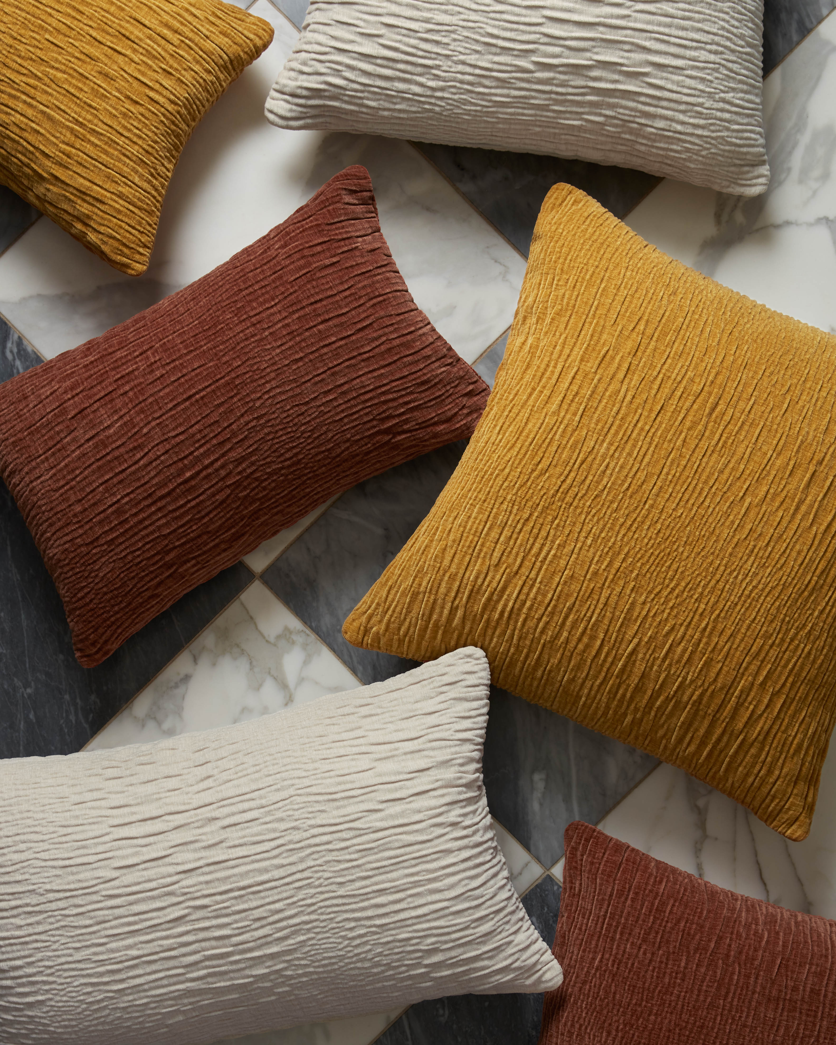 Loloi PLL0097 Textured Polyester Lumbar Throw Pillow