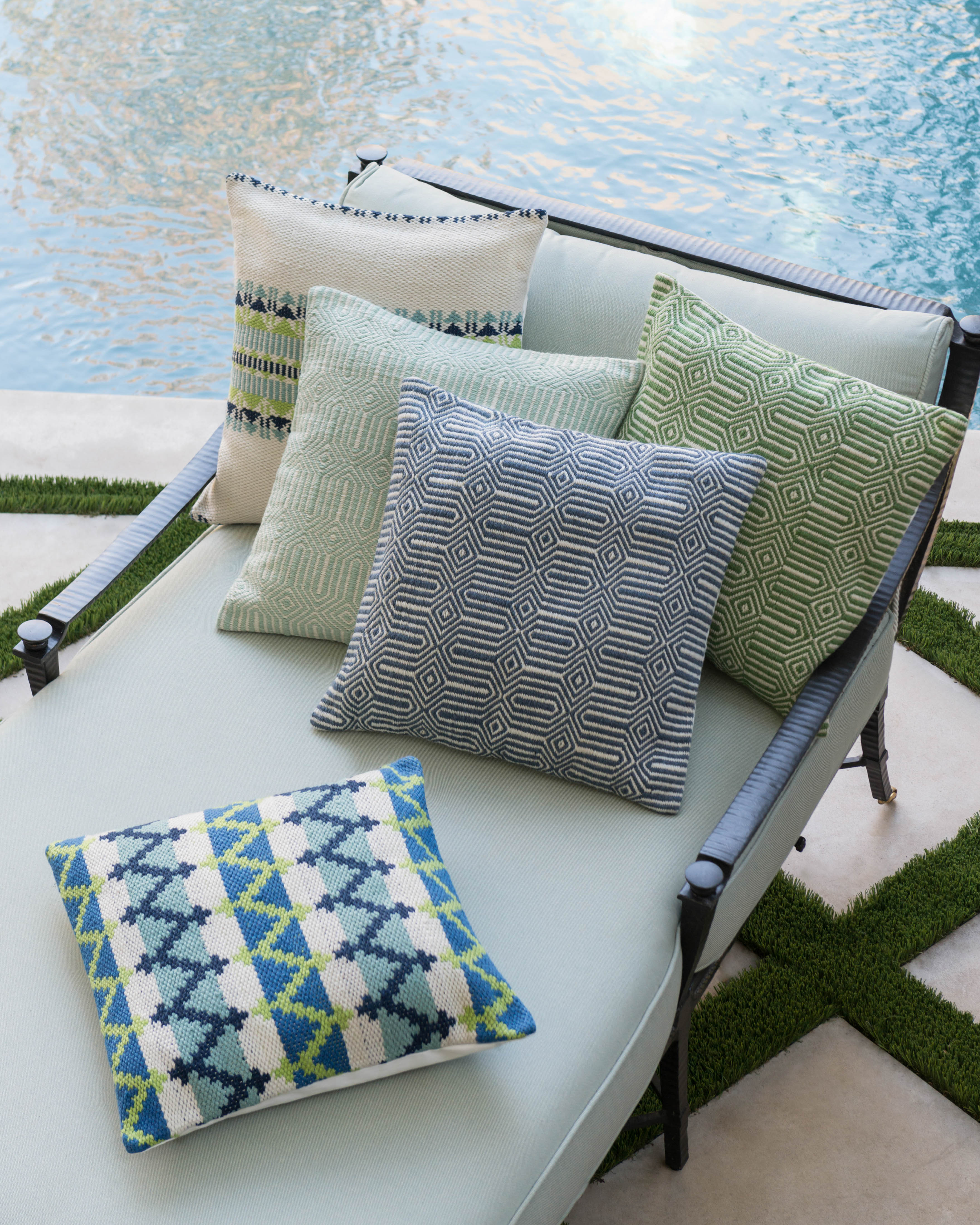Loloi P0339 Hand-Woven Decorative Throw Pillow
