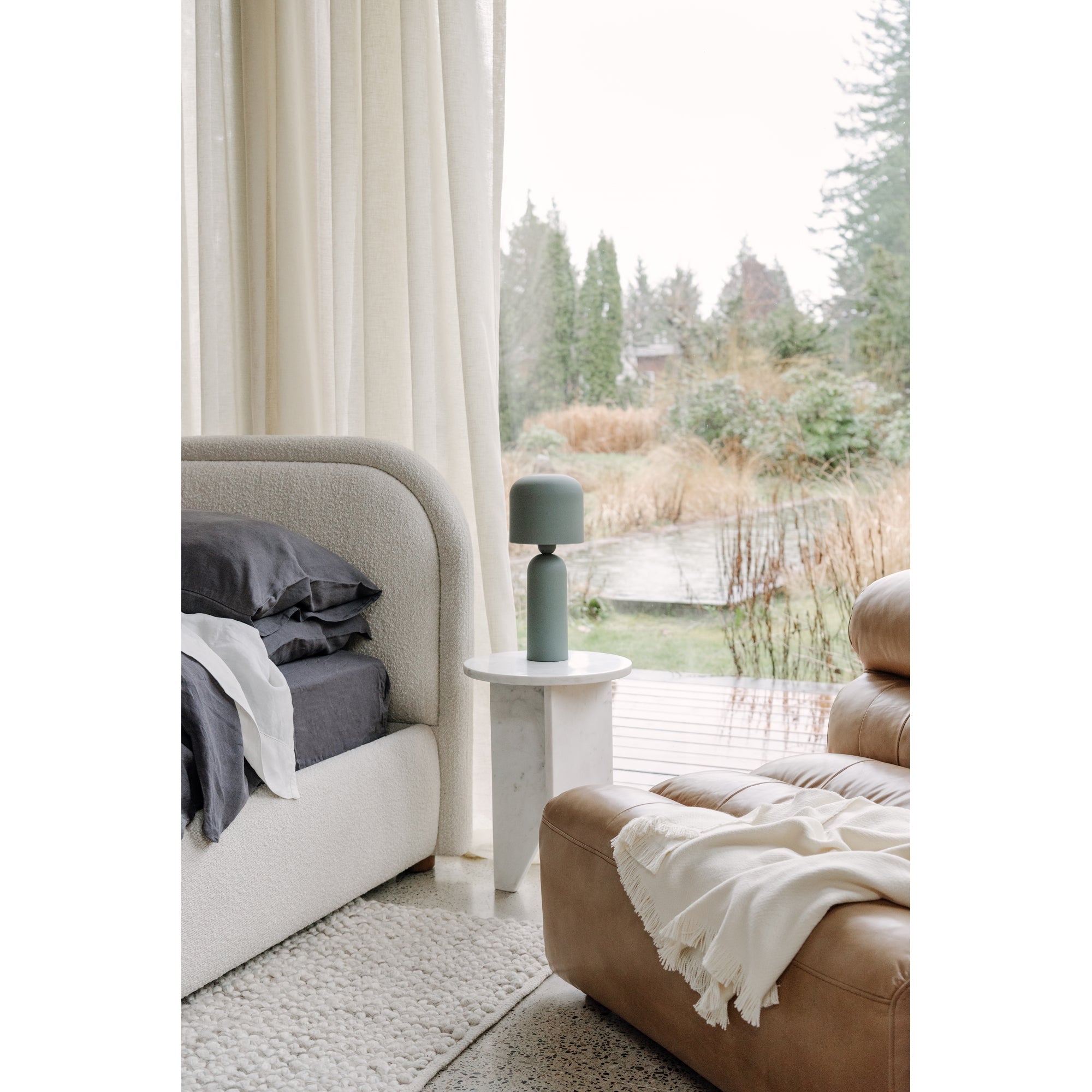 Moe's Home Grace Accent Table