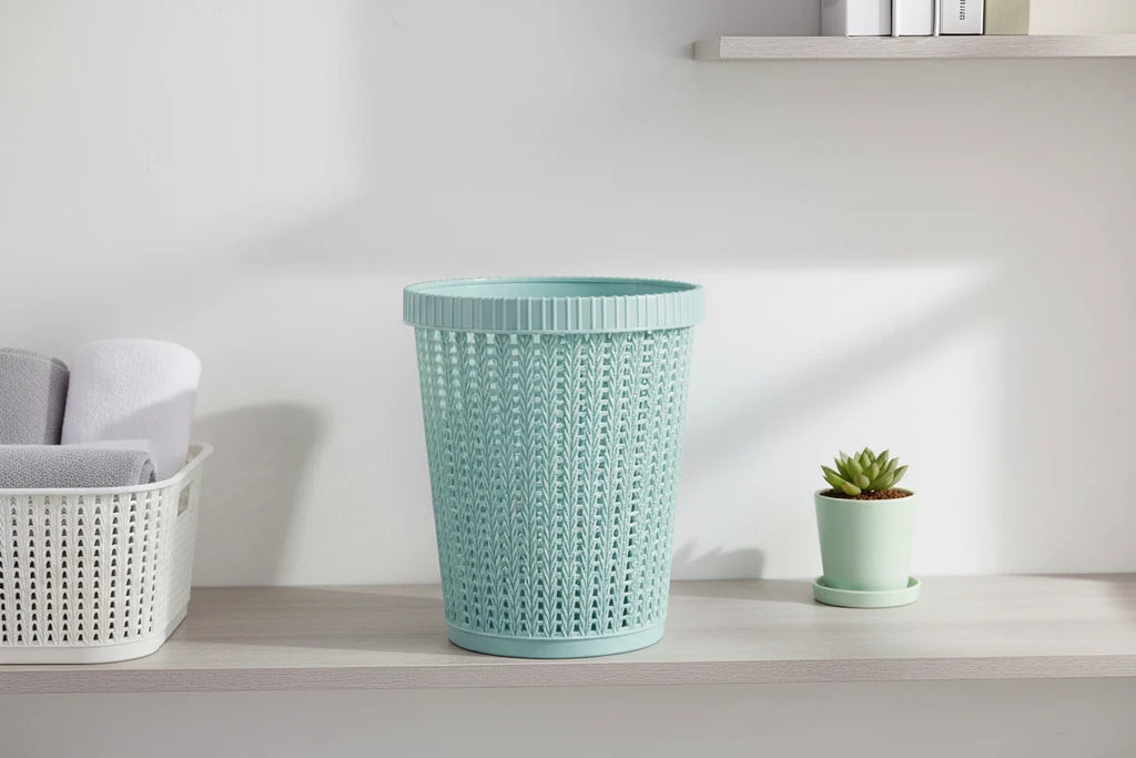 Hollow Rattan-Style Trash Can – Round Lidless Garbage Bin