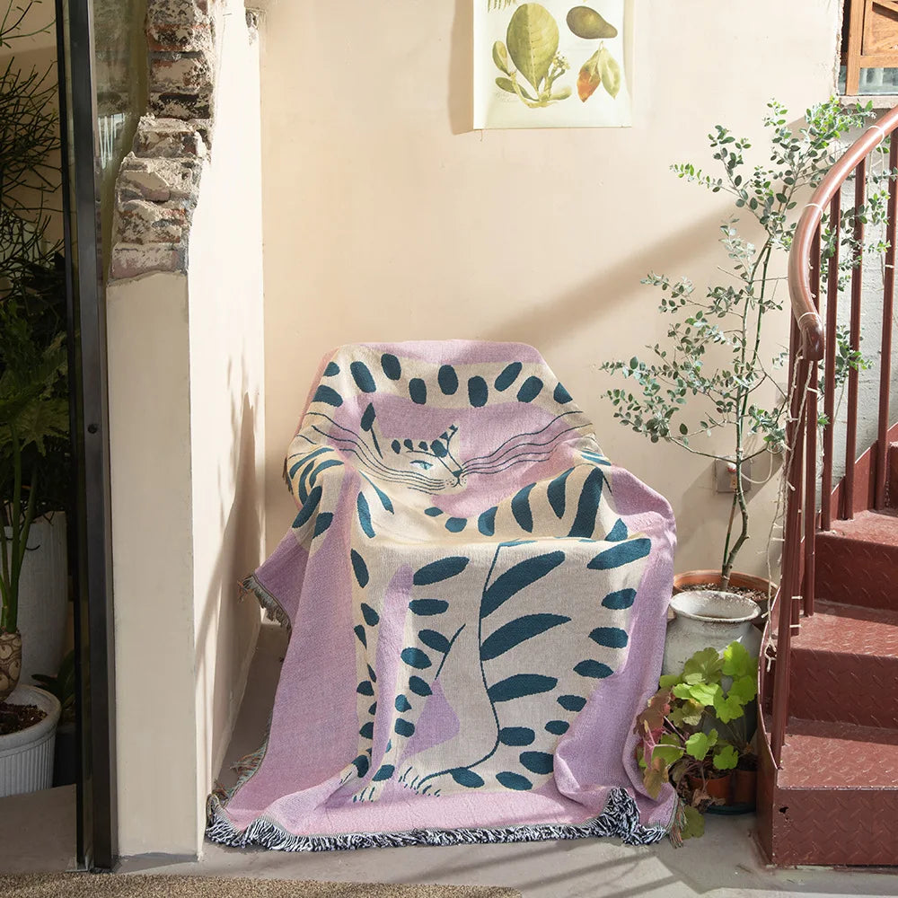 Textile City Ins Pink Girl Cat Throw Blanket – Woven Cotton Tapestry Sofa Cover & Picnic Mat