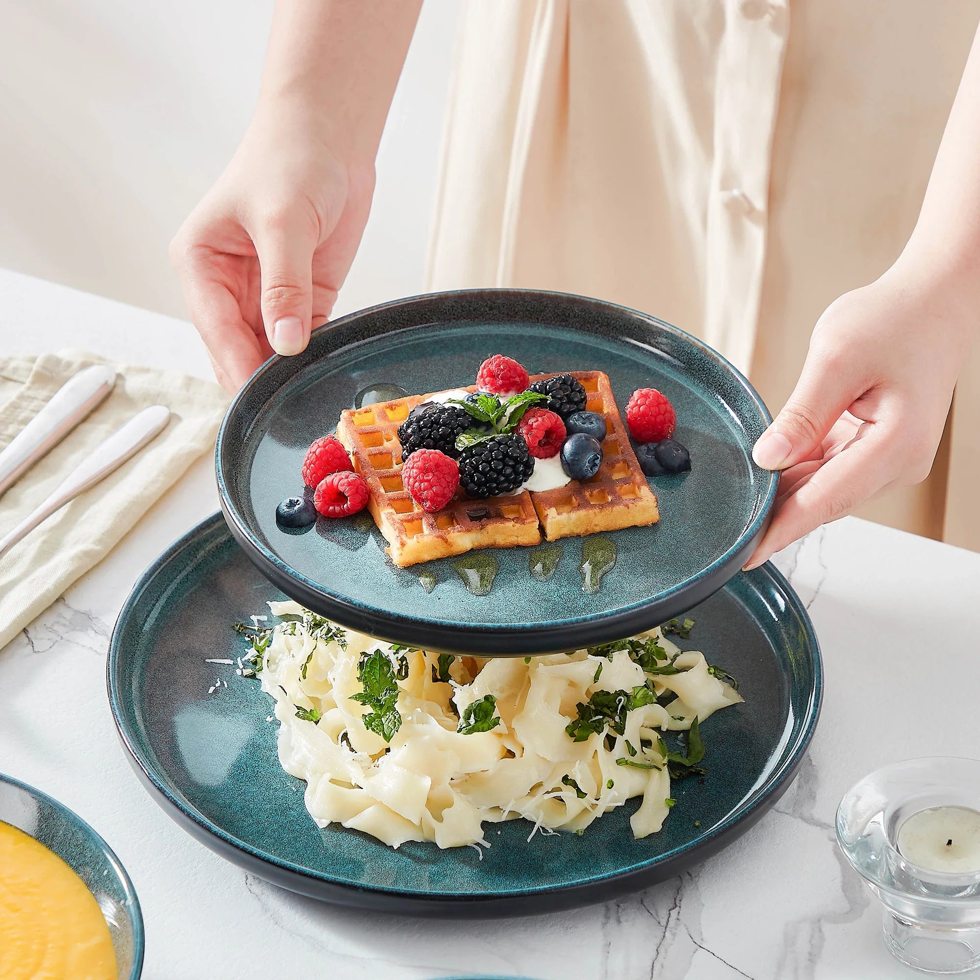 Vancasso 18/24 Piece PLAYB Ceramic Plate Set – Reactive Glaze Stoneware Dinnerware with Dinner, Dessert, and Cereal Bowls