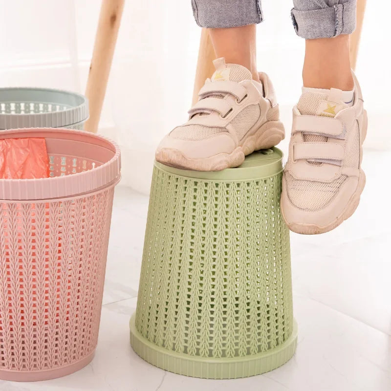 Hollow Rattan-Style Trash Can – Round Lidless Garbage Bin