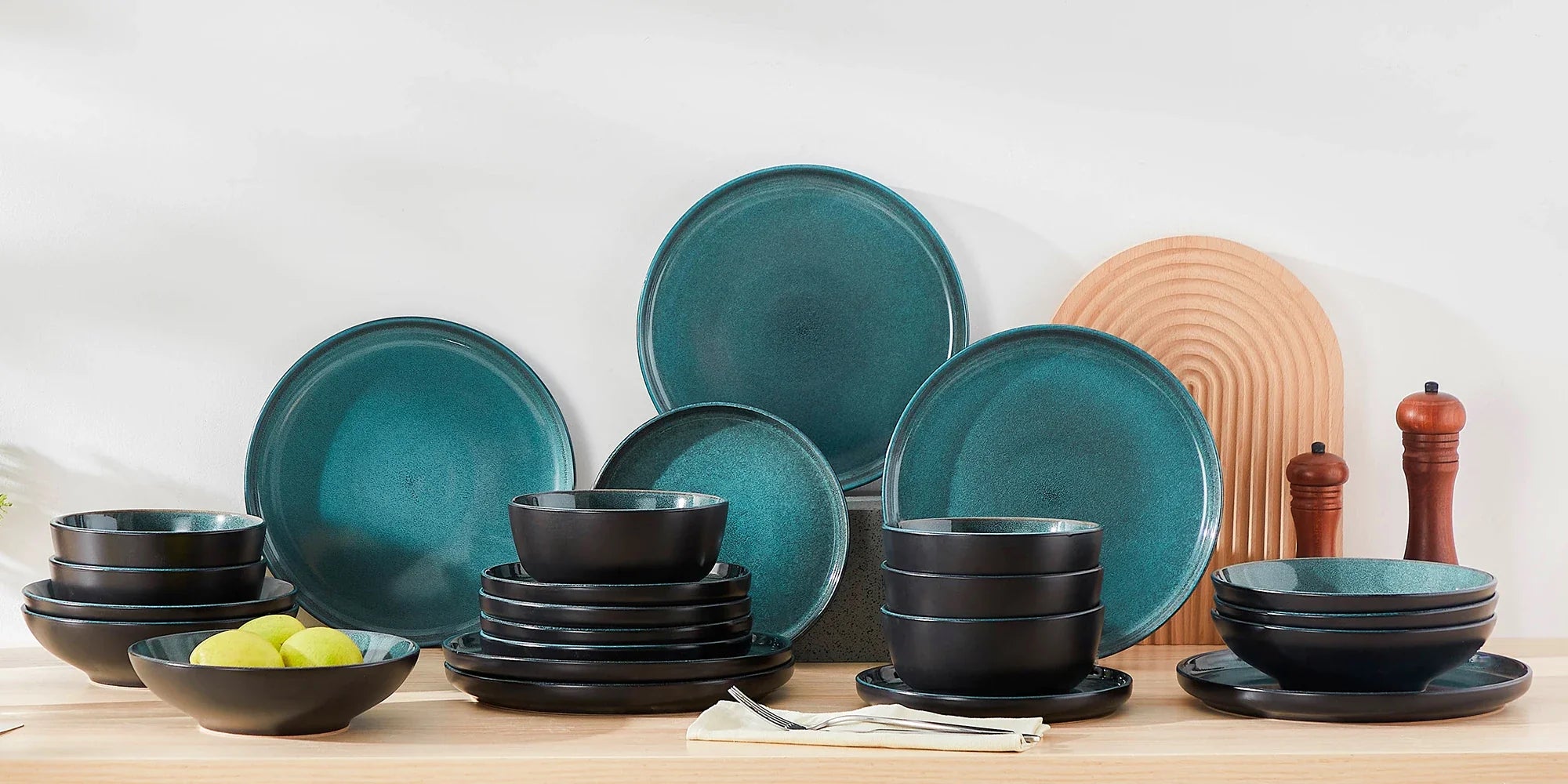Vancasso 18/24 Piece PLAYB Ceramic Plate Set – Reactive Glaze Stoneware Dinnerware with Dinner, Dessert, and Cereal Bowls