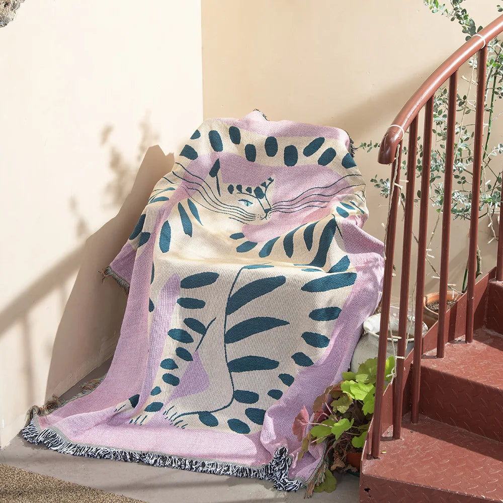 Textile City Ins Pink Girl Cat Throw Blanket – Woven Cotton Tapestry Sofa Cover & Picnic Mat