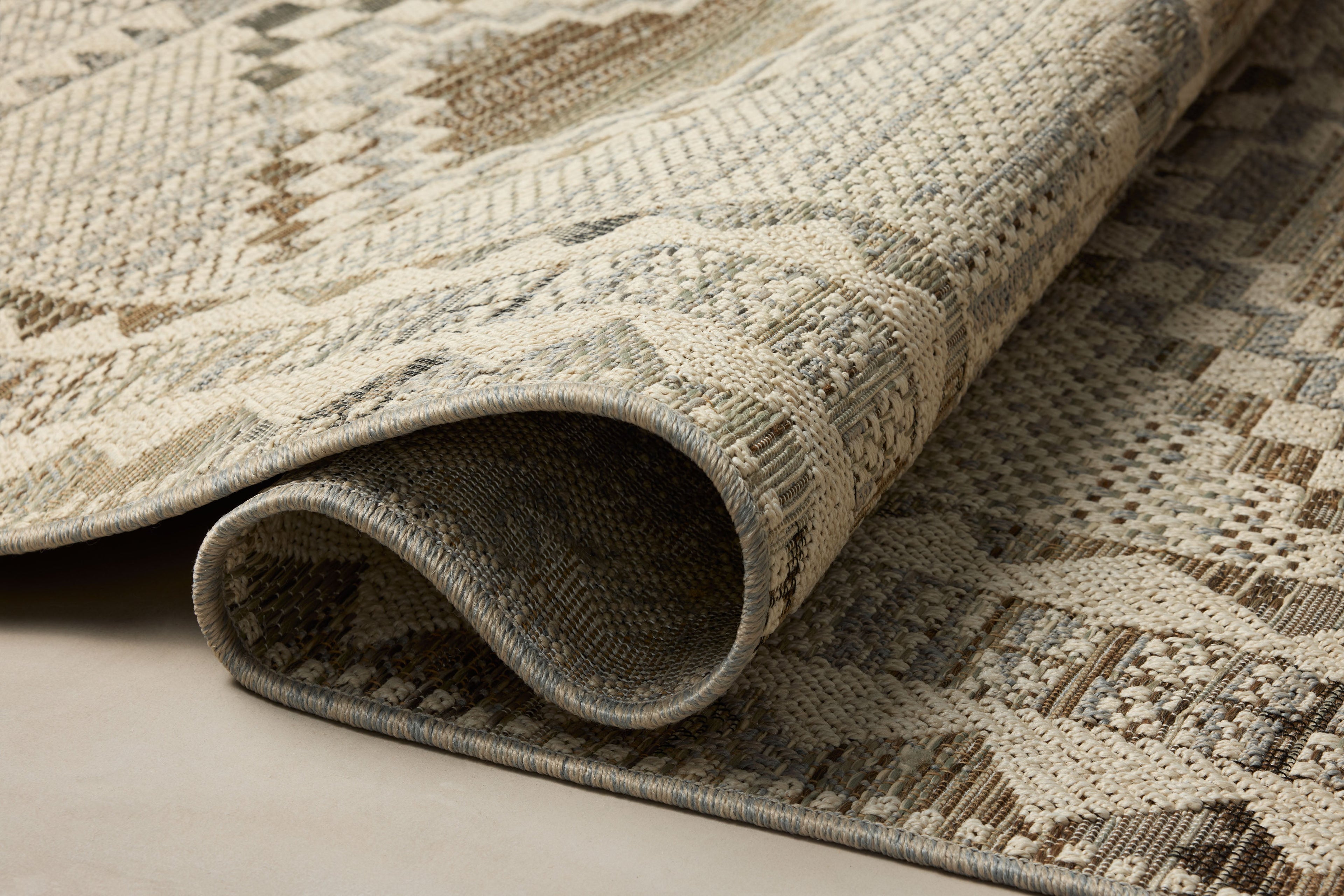 Loloi Saylor Accent Rug