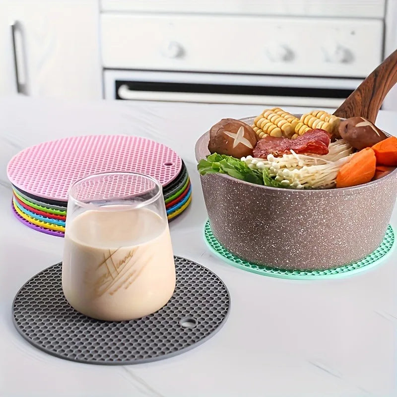 Silicone Hot Pads  - Heat Resistant Table Mats for Pots, Pans, Cups, Bowls, Non-Slip Kitchen Trivets, Dishwasher Safe (Gra