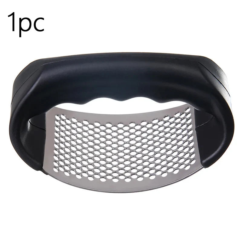 Heavy-Duty Metal Garlic Crusher - Easy-Clean Design with Finger Protection for Home Kitchens