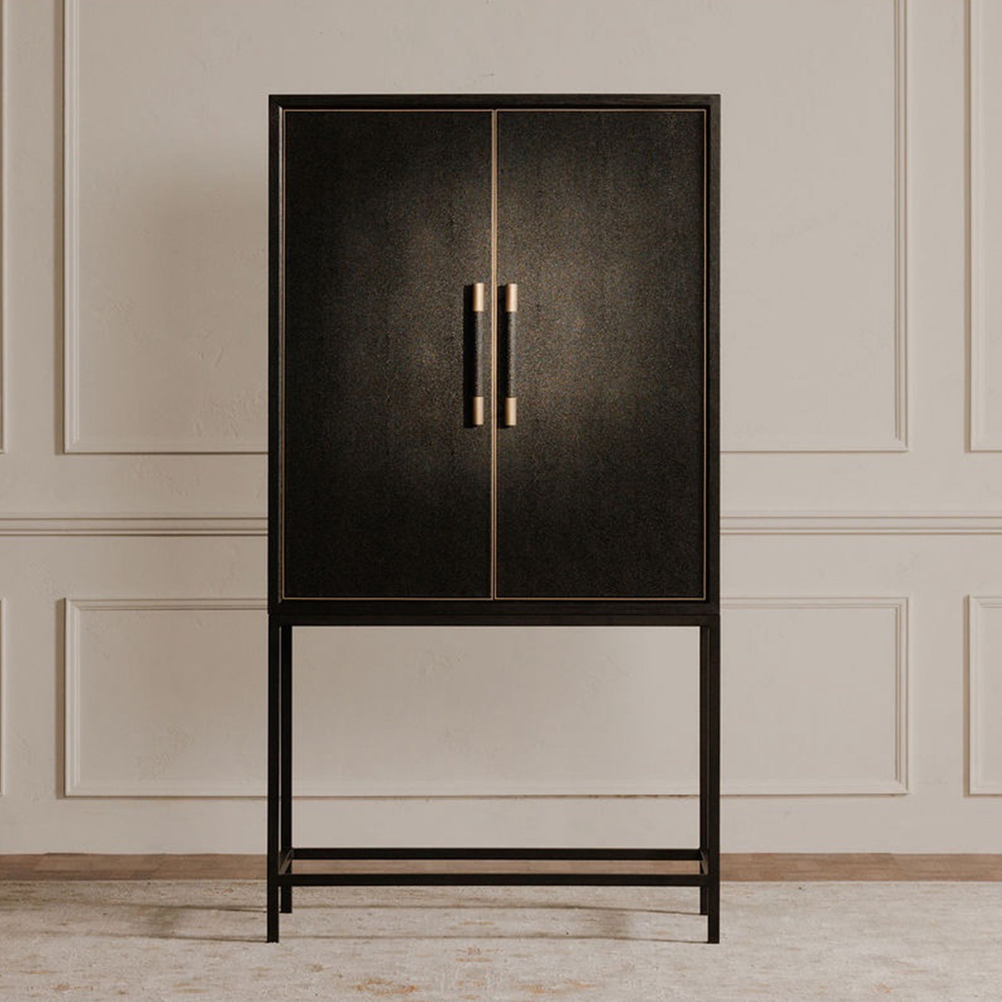 Moe's Home Mako Bar Cabinet Black