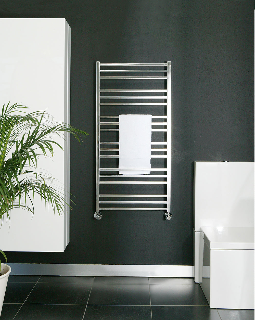 ICO Bath 23.5" x 31" Avento Towel Warmer