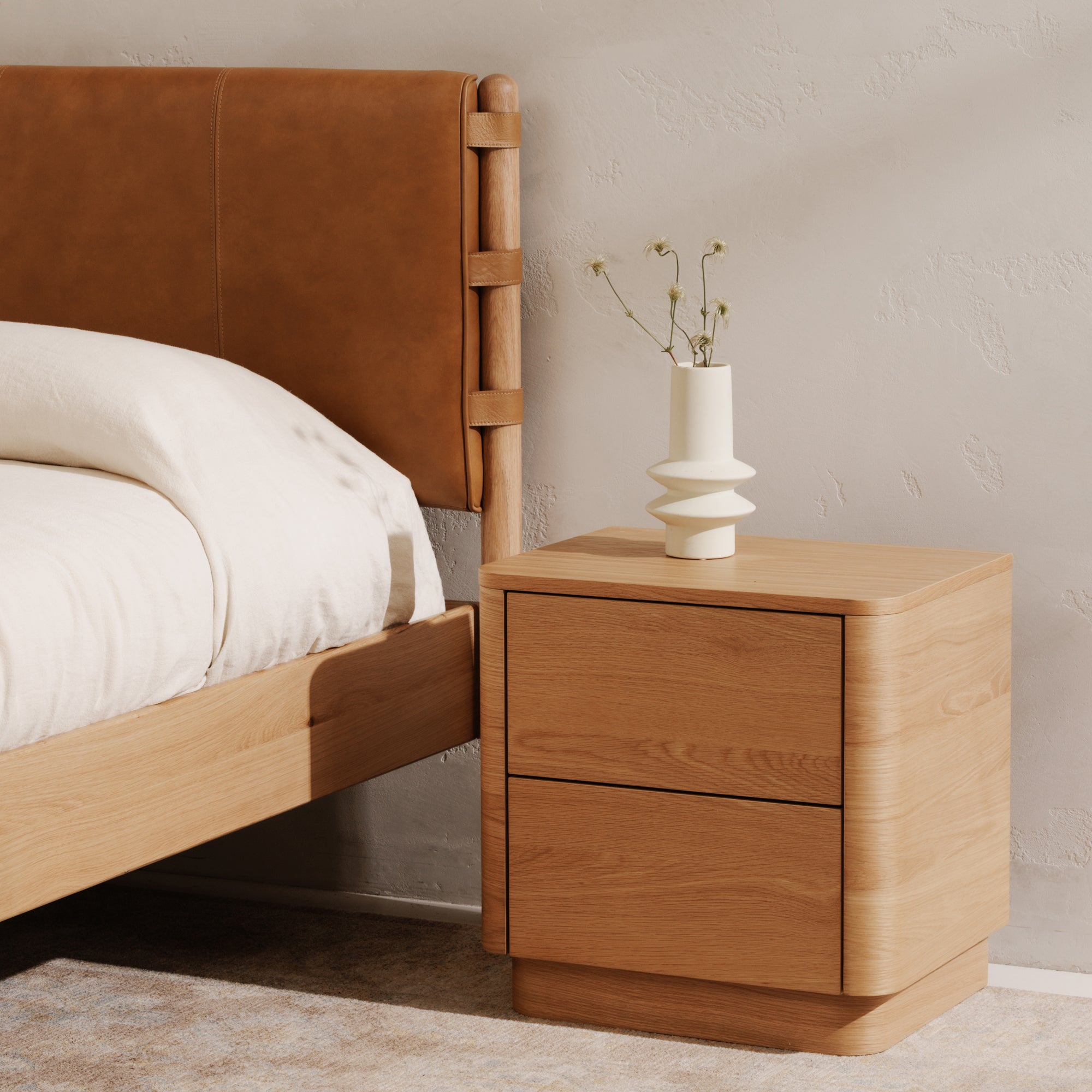 Moe's Home Round Off Nightstand
