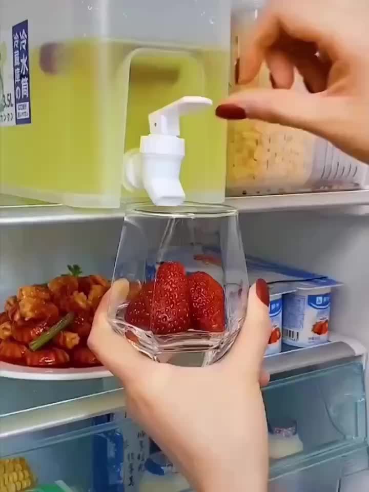 1pc, Refrigerator Cold Kettle, Summer Cooling Large Capacity Fruit Tea Kettle, Household High Temperature Resistant Drink Bucket, With Faucet Ice Water Juice Bucket, Kitchen Supplies, Bar Supplies