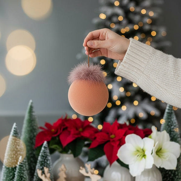 🎄 4PCS Christmas Ball Ornaments – Shiny Glass Hanging Tree Décor Set