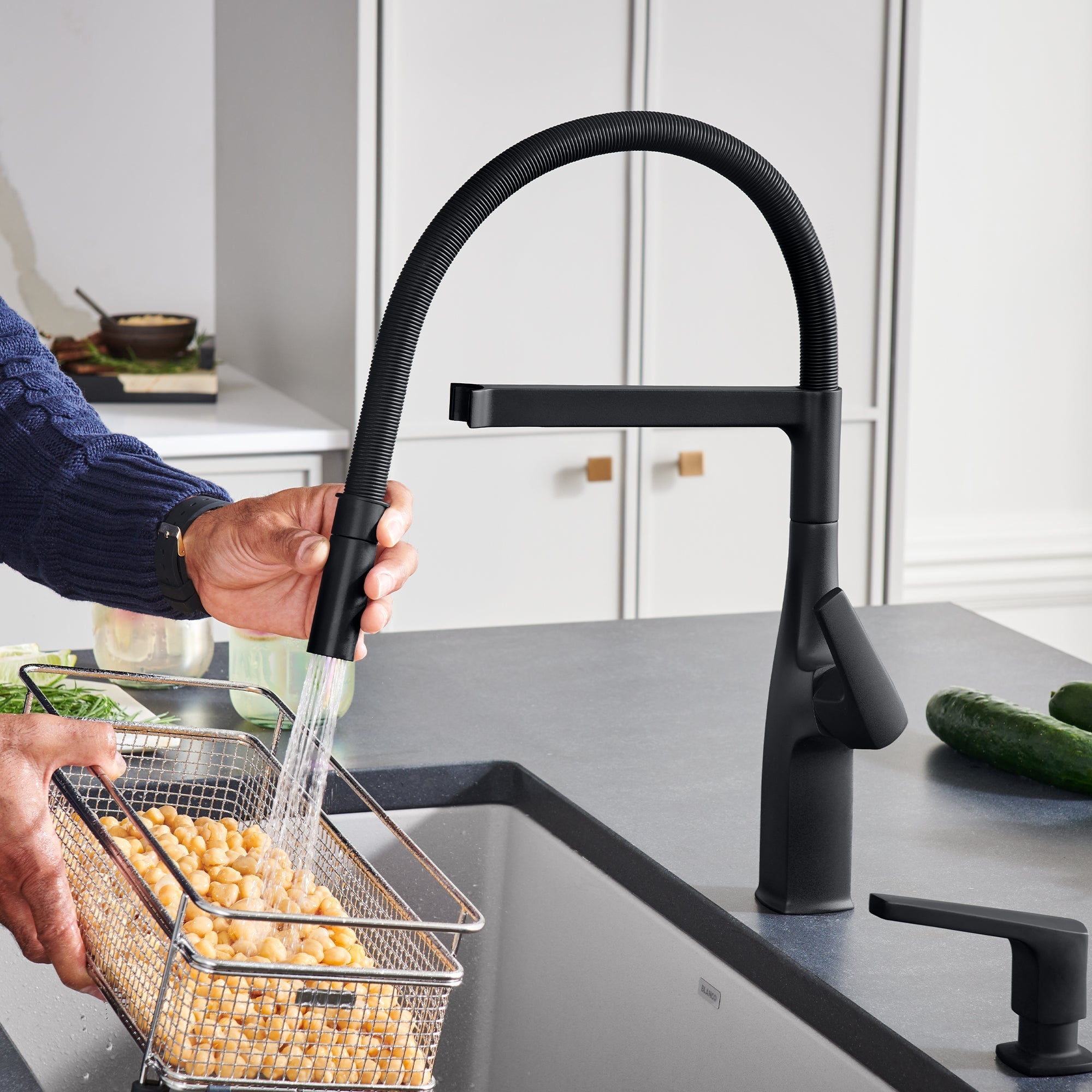 Blanco Rivana Semi-Pro Pull-Down Dual-Spray Kitchen Faucet