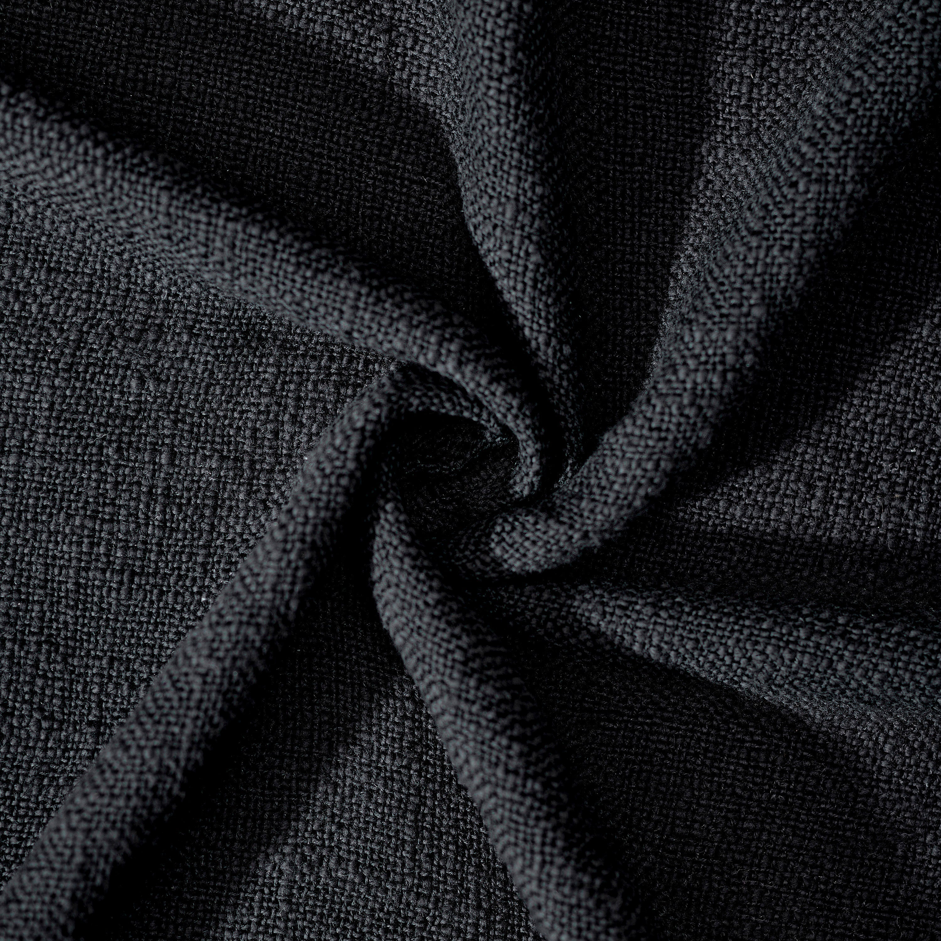 Renwil Carnelia 70 x50 Throw - Black