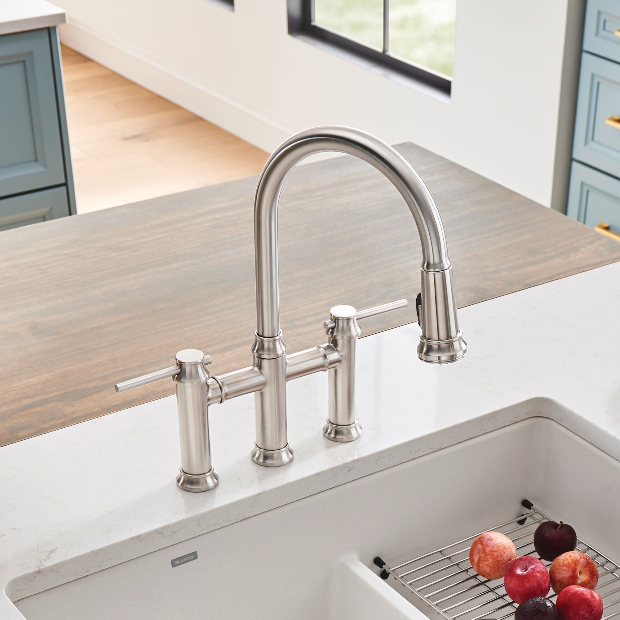 Blanco Empressa Pull-Down Dual-Spray Bridge Faucet