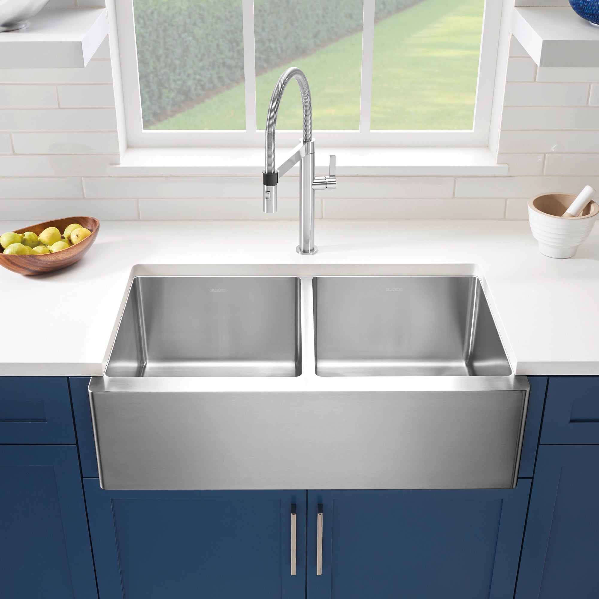 Blanco Quatrus R15 32" 50/50 Double Bowl Apron-Front Stainless Steel Farmhouse Sink