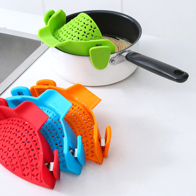 Silicone Pot Side Drain Stopper & Strainer – Spill-Proof, Heat-Resistant Kitchen Tool
