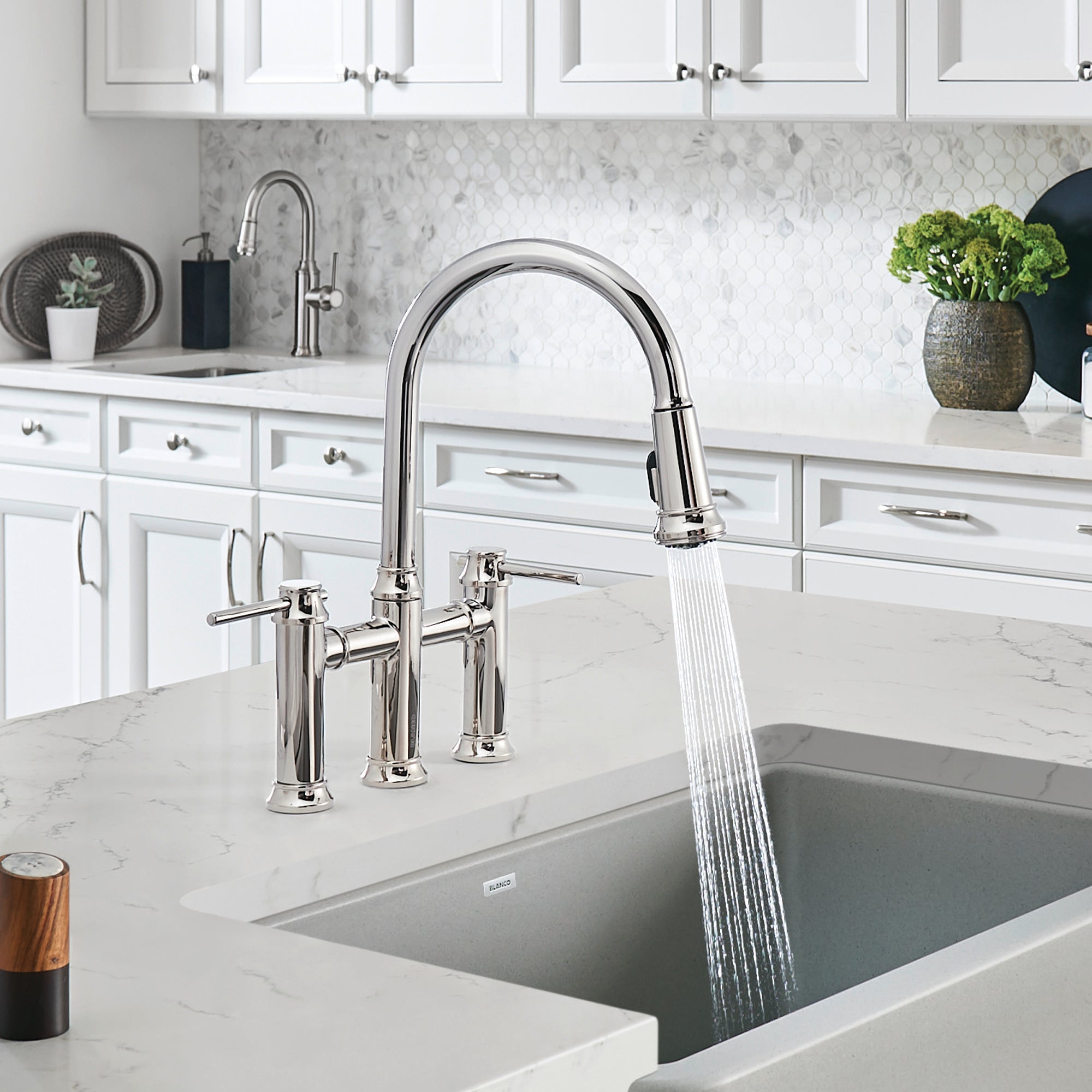 Blanco Empressa Pull-Down Dual-Spray Bridge Faucet