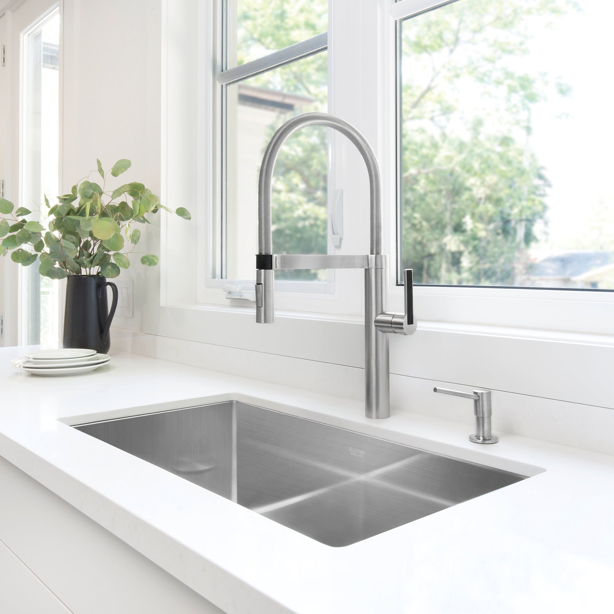 Blanco Radius R10 32" Super Single Bowl Undermount Stainless Steel Kitchen Sink