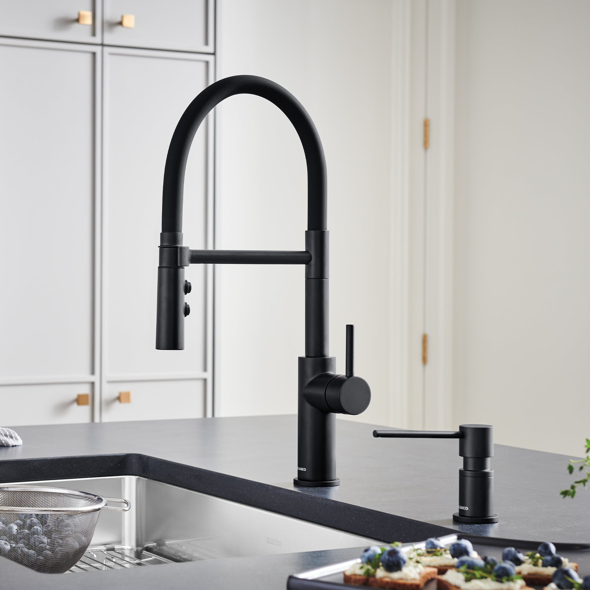 Blanco Catris Flexo Semi-Pro Pull-Down Dual-Spray Kitchen Faucet