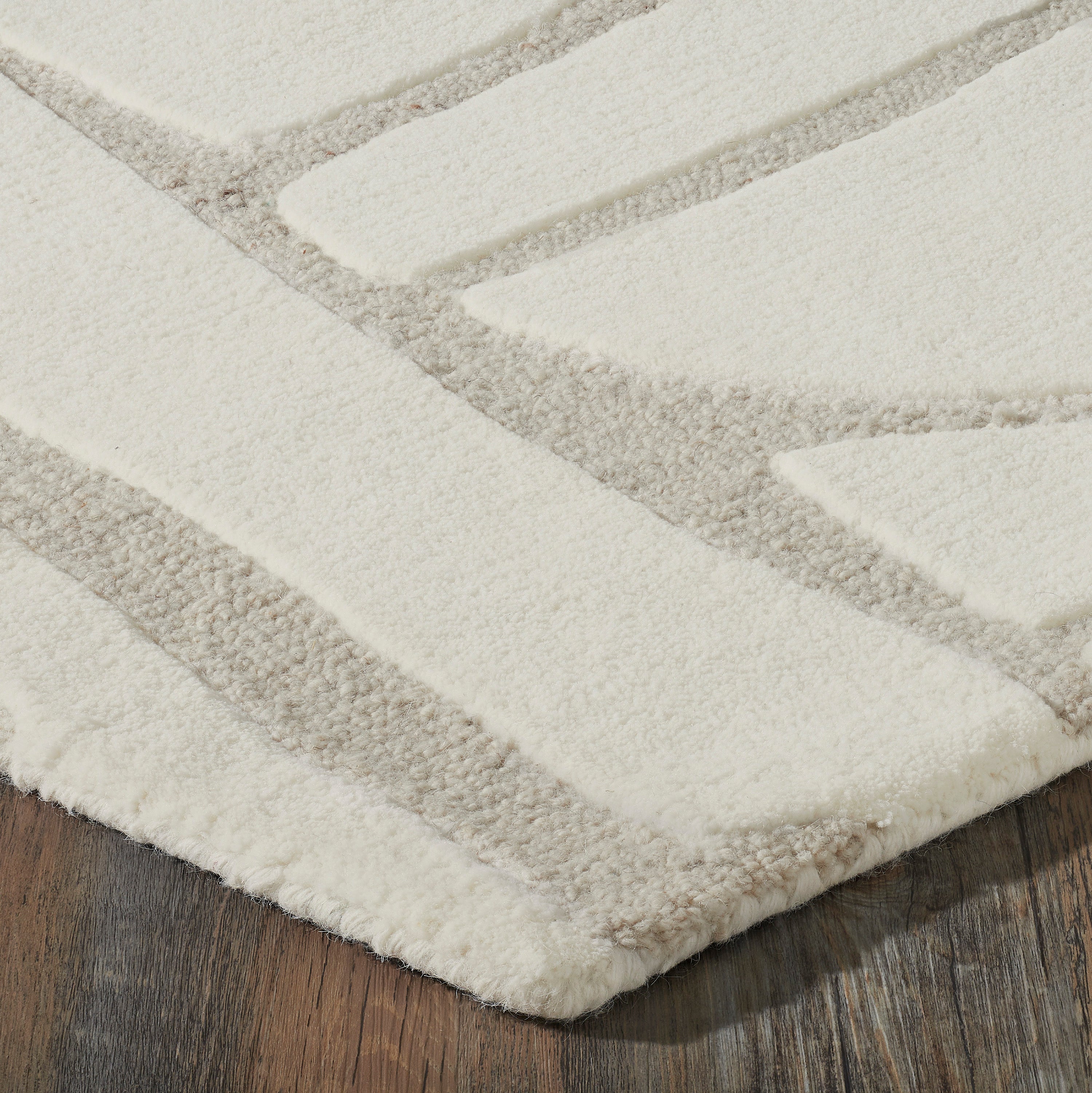 Renwil Cosmos 9'10" x 13'1" Ft Handwoven Indoor Rug - Ivory / Sand