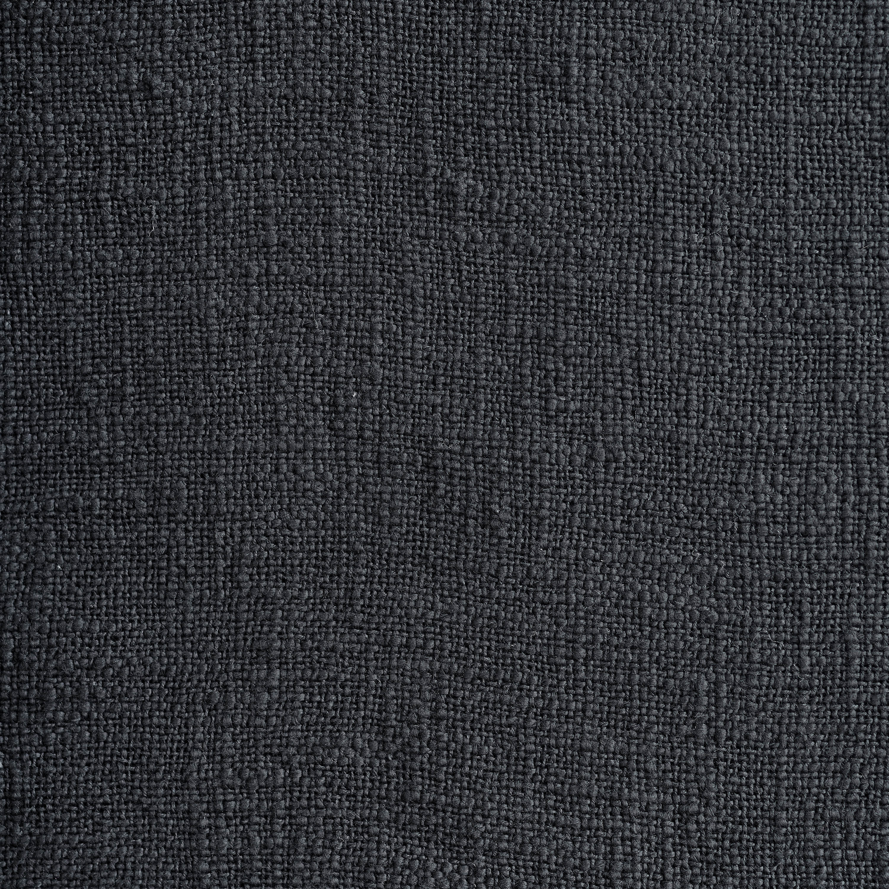 Renwil Carnelia 70 x50 Throw - Black