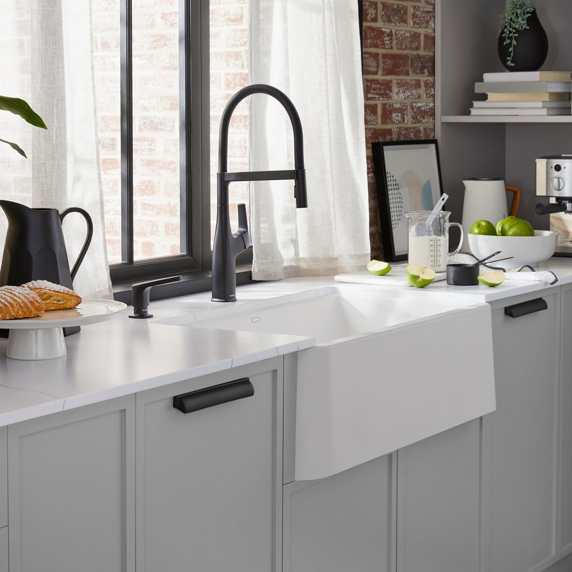 Blanco Ikon Silgranit 30" Single Bowl Apron-Front Farmhouse Sink