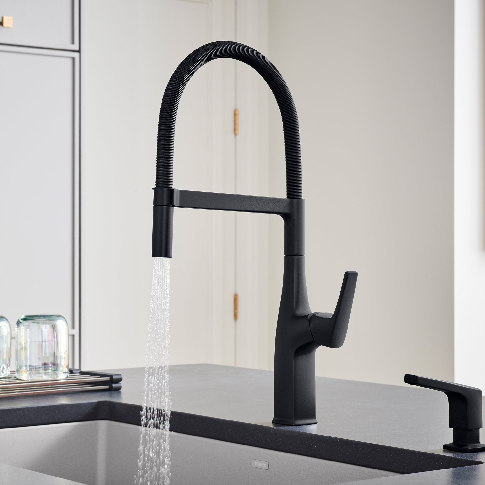 Blanco Rivana Semi-Pro Pull-Down Dual-Spray Kitchen Faucet